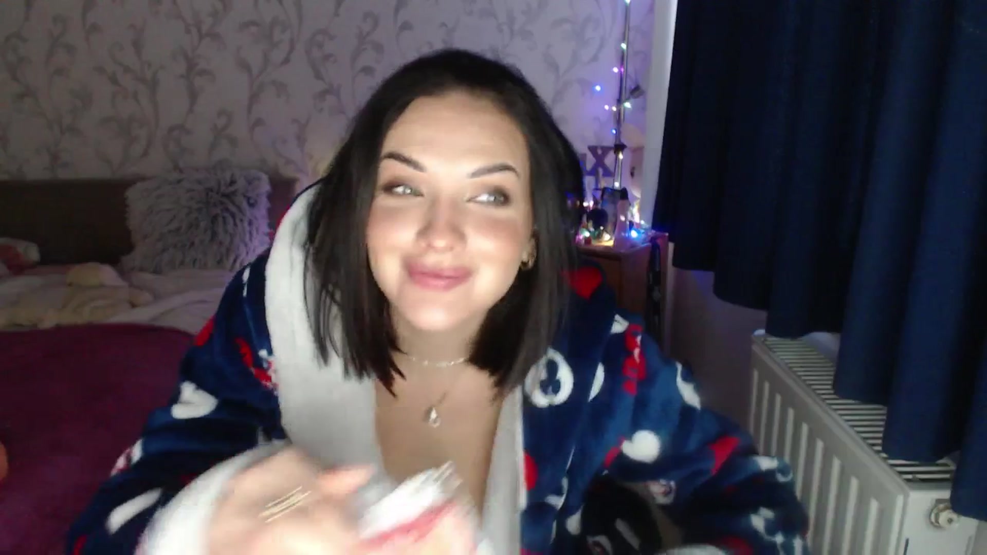 Gallery image thumbnail from AshleyJohnes's myfreecams stream on, 12/27/2025, 07:27 image 17 of 20