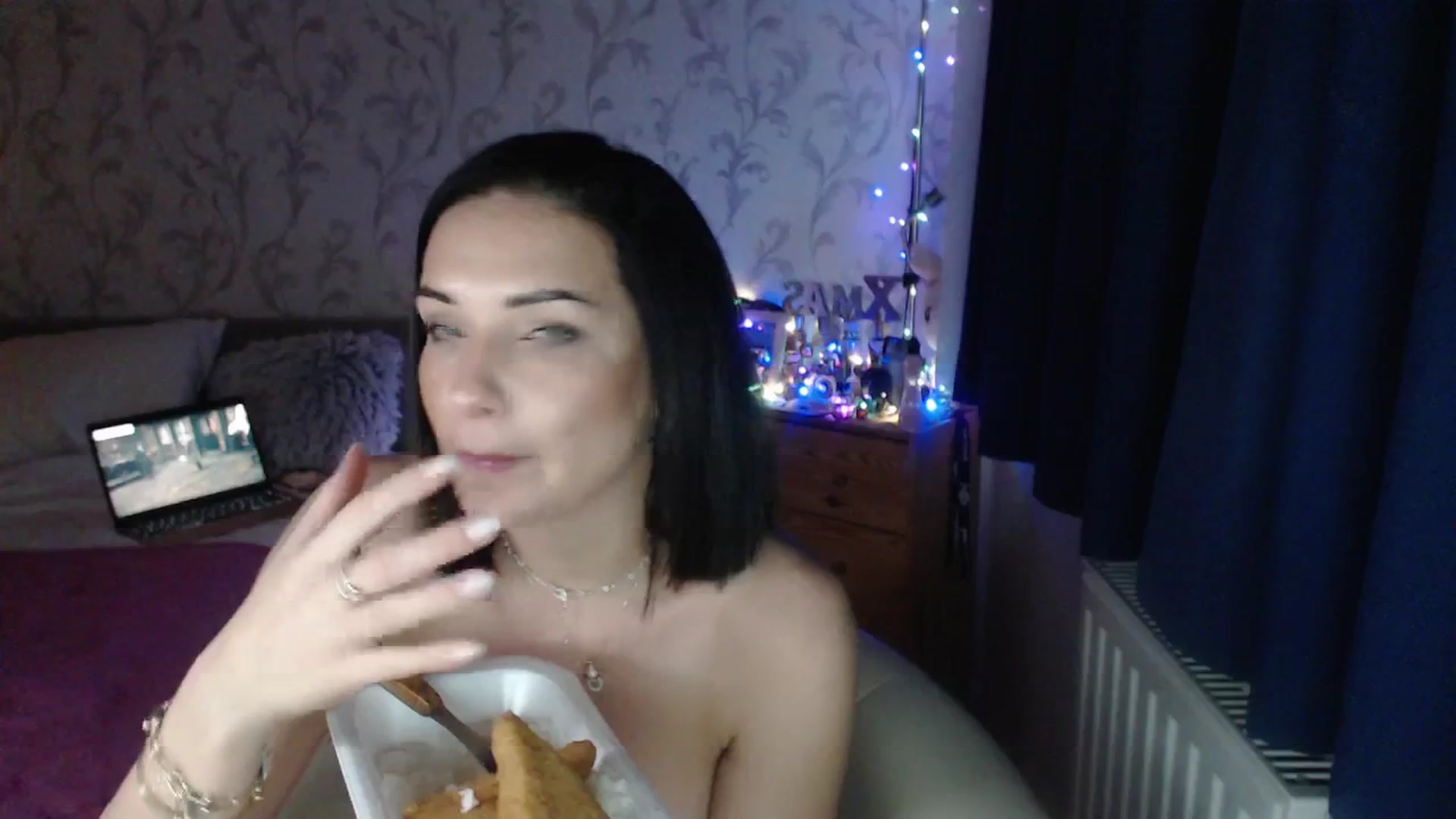 Gallery image thumbnail from AshleyJohnes's myfreecams stream on, 12/30/2025, 01:33 image 15 of 20