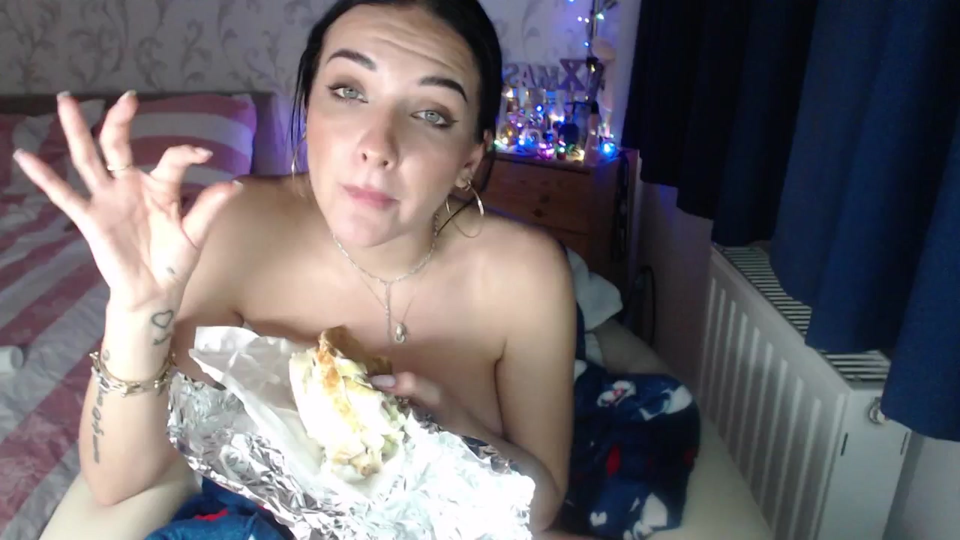 Gallery image thumbnail from AshleyJohnes's myfreecams stream on, 01/04/2026, 01:56 image 9 of 20