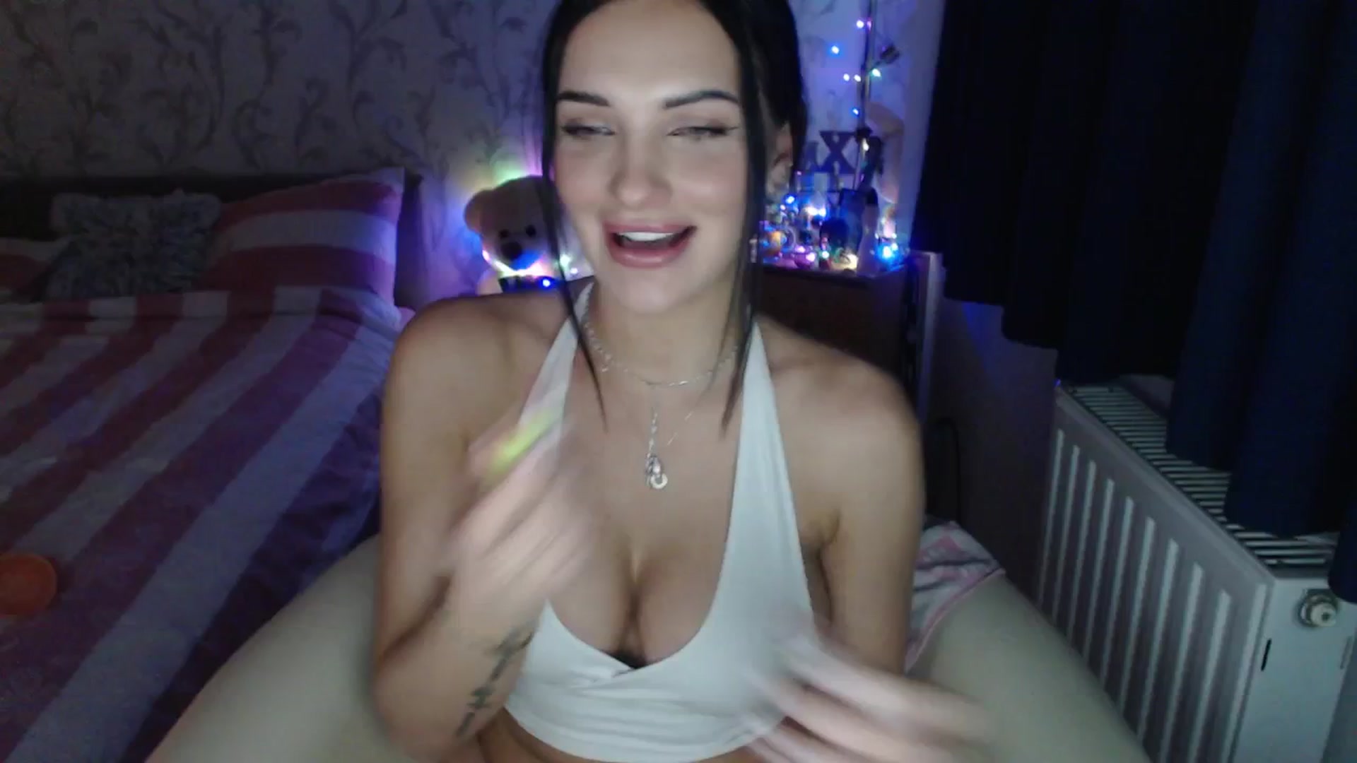 Gallery image thumbnail from AshleyJohnes's myfreecams stream on, 01/13/2026, 22:12 image 14 of 20
