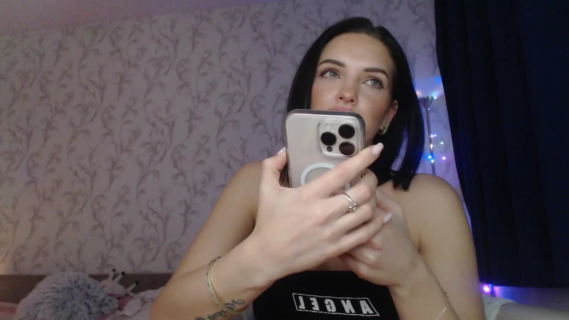 Gallery image thumbnail from AshleyJohnes's myfreecams stream on, 01/21/2026, 07:22 image 8 of 20