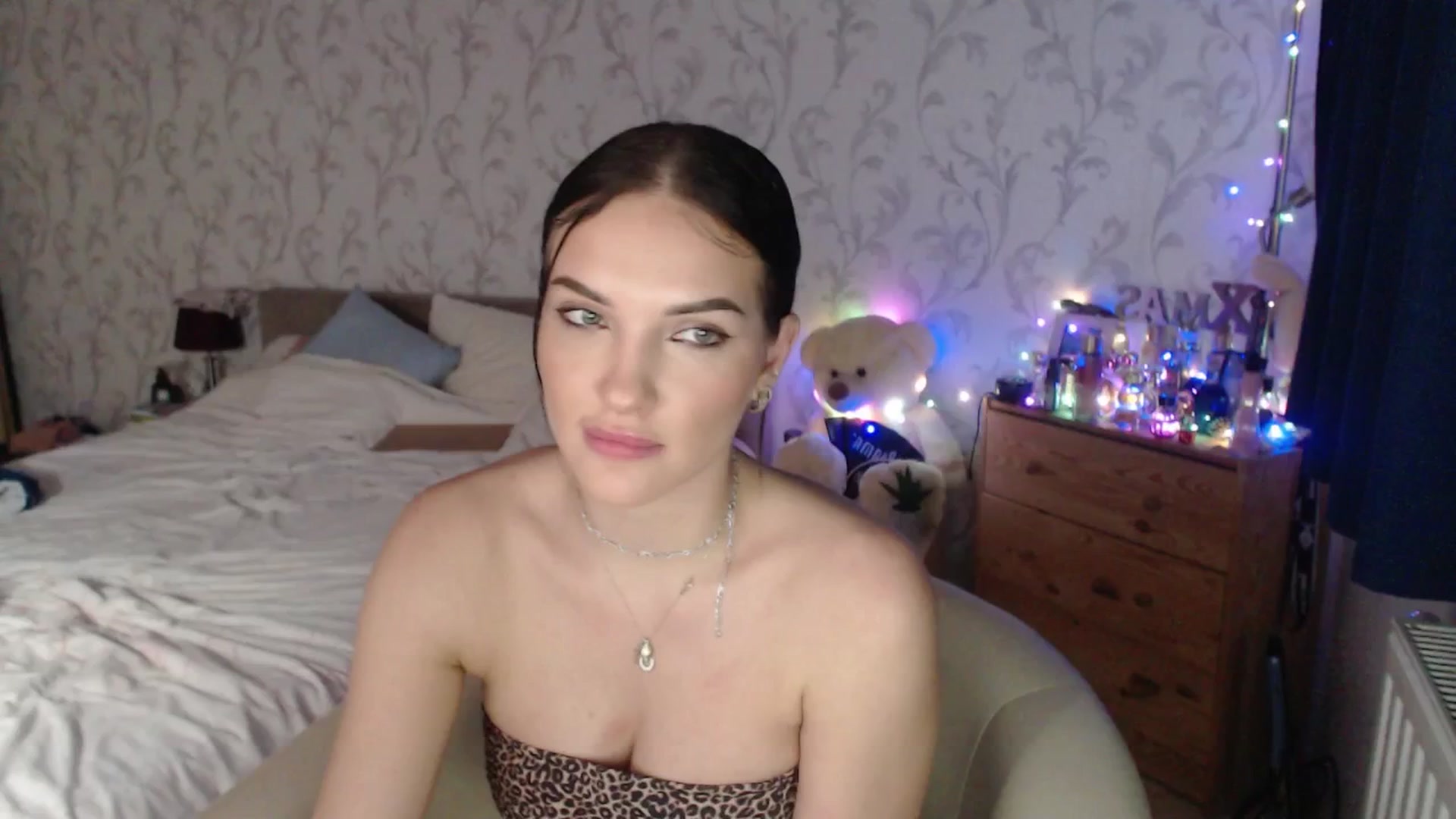 Gallery image thumbnail from AshleyJohnes's myfreecams stream on, 01/29/2026, 03:30 image 6 of 20