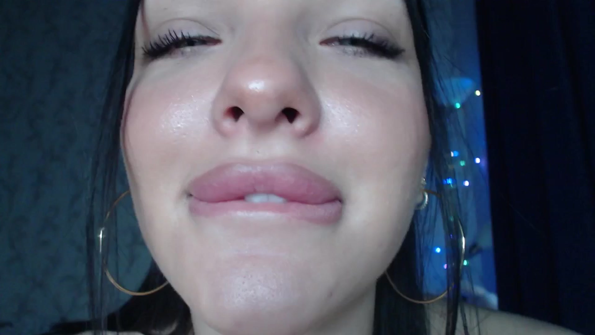 Gallery image thumbnail from AshleyJohnes's myfreecams stream on, 04/04/2026, 05:02 image 14 of 20