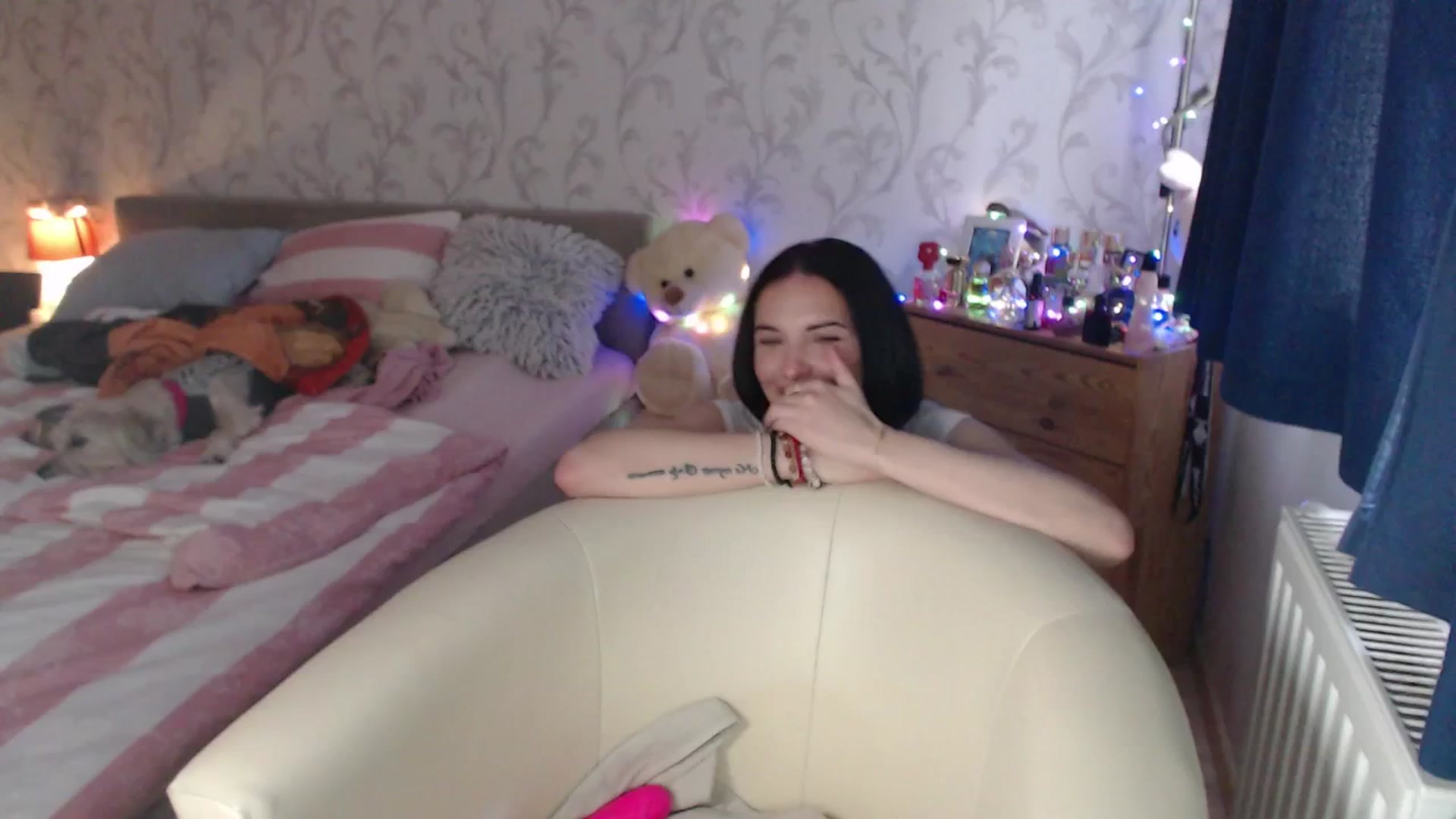 Gallery image thumbnail from AshleyJohnes's myfreecams stream on, 04/20/2026, 05:37 image 15 of 20