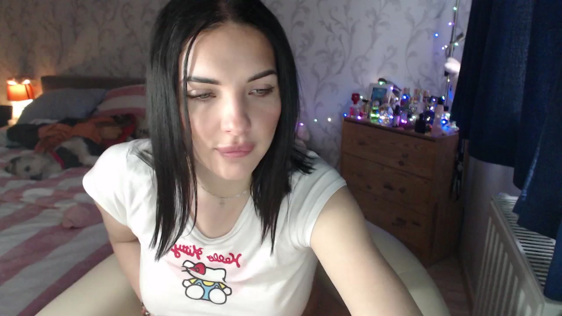 Gallery image thumbnail from AshleyJohnes's myfreecams stream on, 04/20/2026, 05:37 image 4 of 20