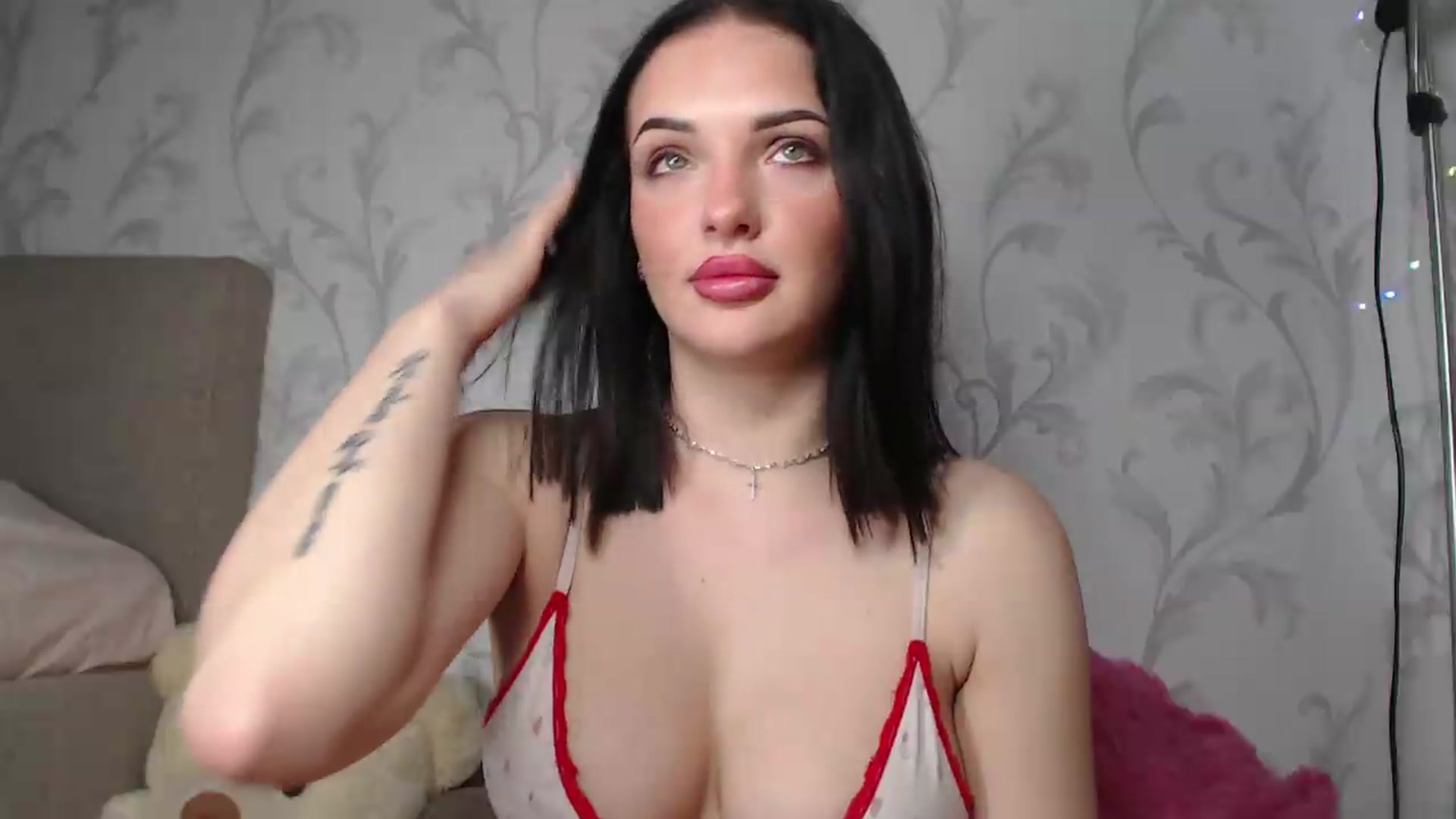 Gallery image thumbnail from AshleyJohnes's myfreecams stream on, 05/21/2026, 06:56 image 17 of 20