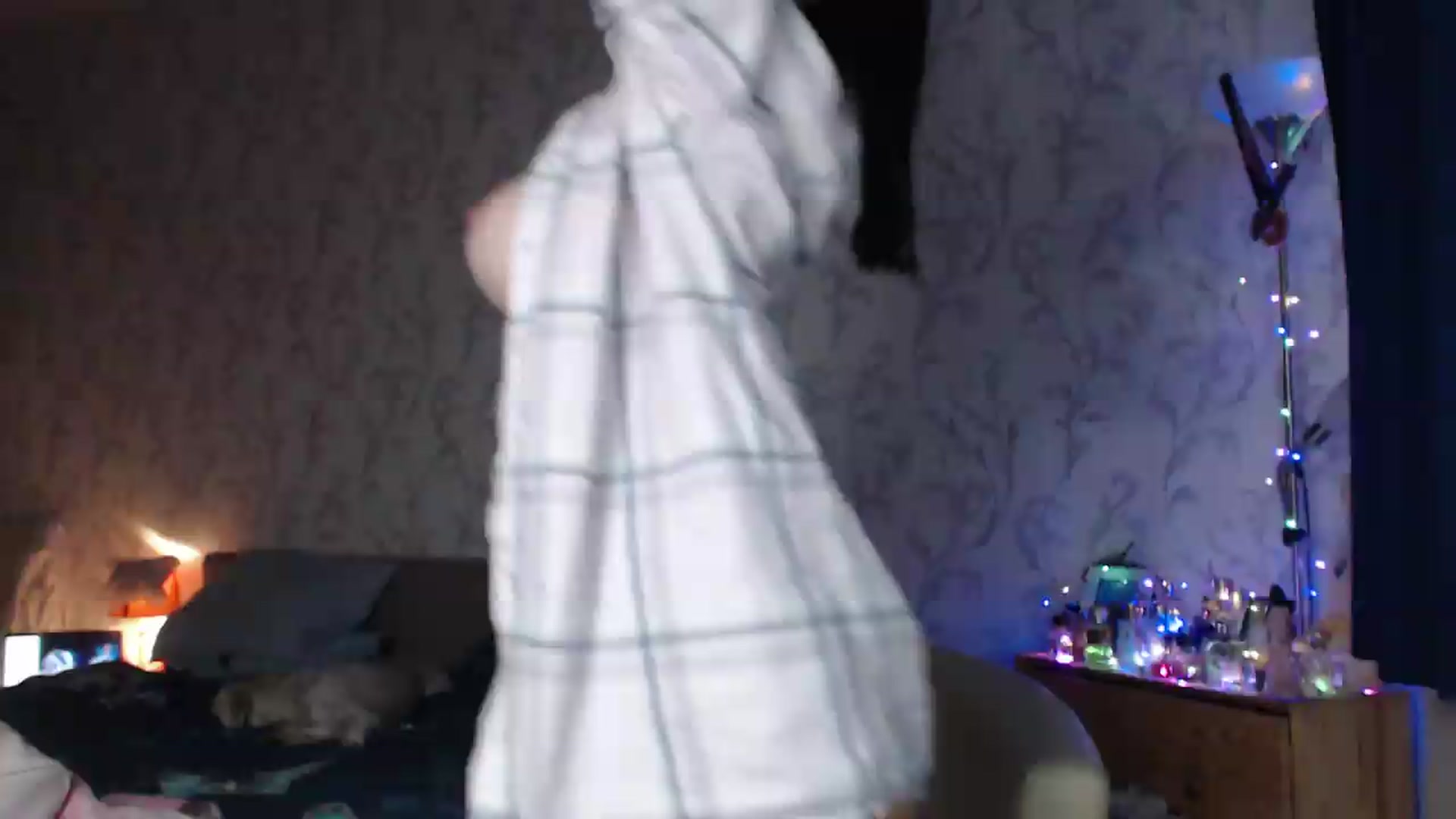 Gallery image thumbnail from AshleyJohnes's myfreecams stream on, 08/18/2026, 06:25 image 15 of 20