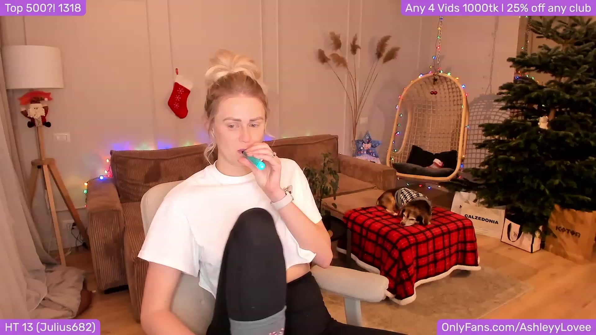 Gallery image thumbnail from AshleyLove's myfreecams stream on, 12/05/2023, 22:42 image 4 of 20