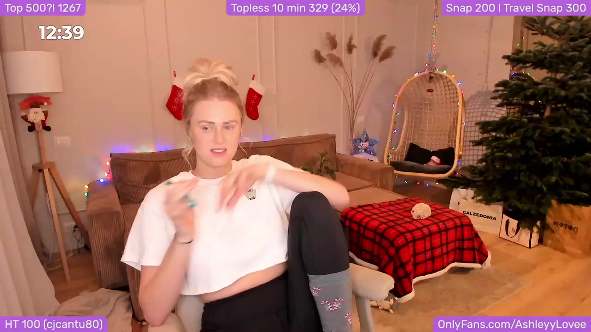Gallery image thumbnail from AshleyLove's myfreecams stream on, 12/05/2023, 23:45 image 12 of 20