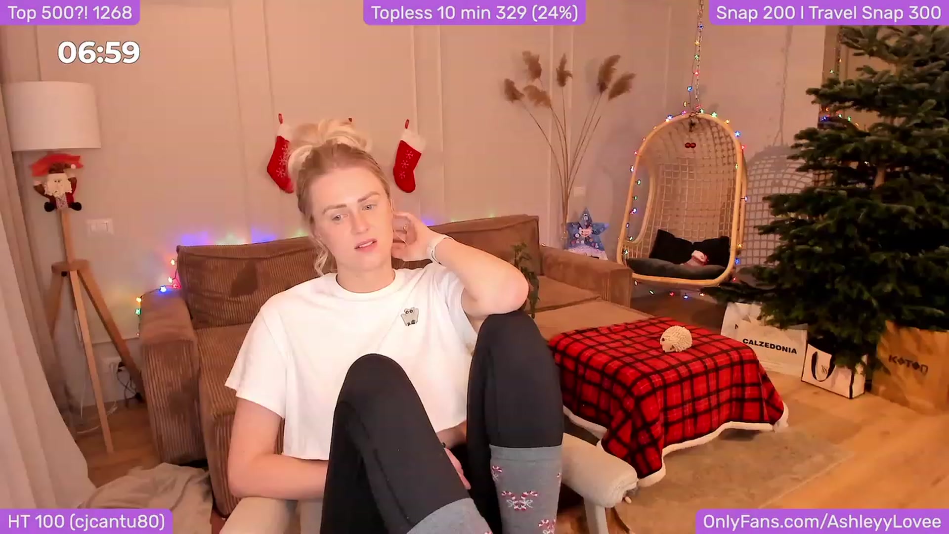 Gallery image thumbnail from AshleyLove's myfreecams stream on, 12/05/2023, 23:45 image 14 of 20