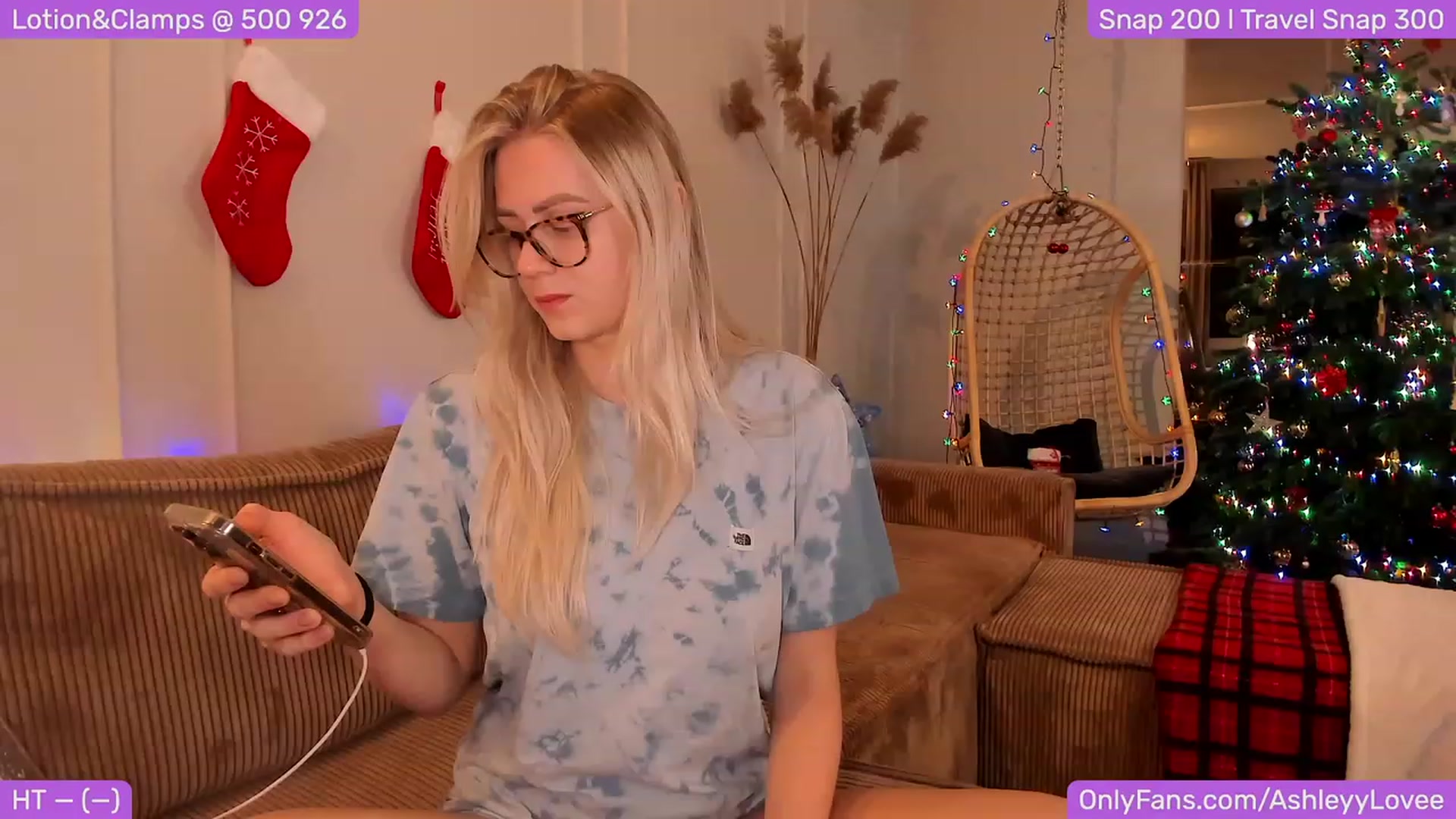Gallery image thumbnail from AshleyLove's myfreecams stream on, 12/07/2023, 20:54 image 3 of 20