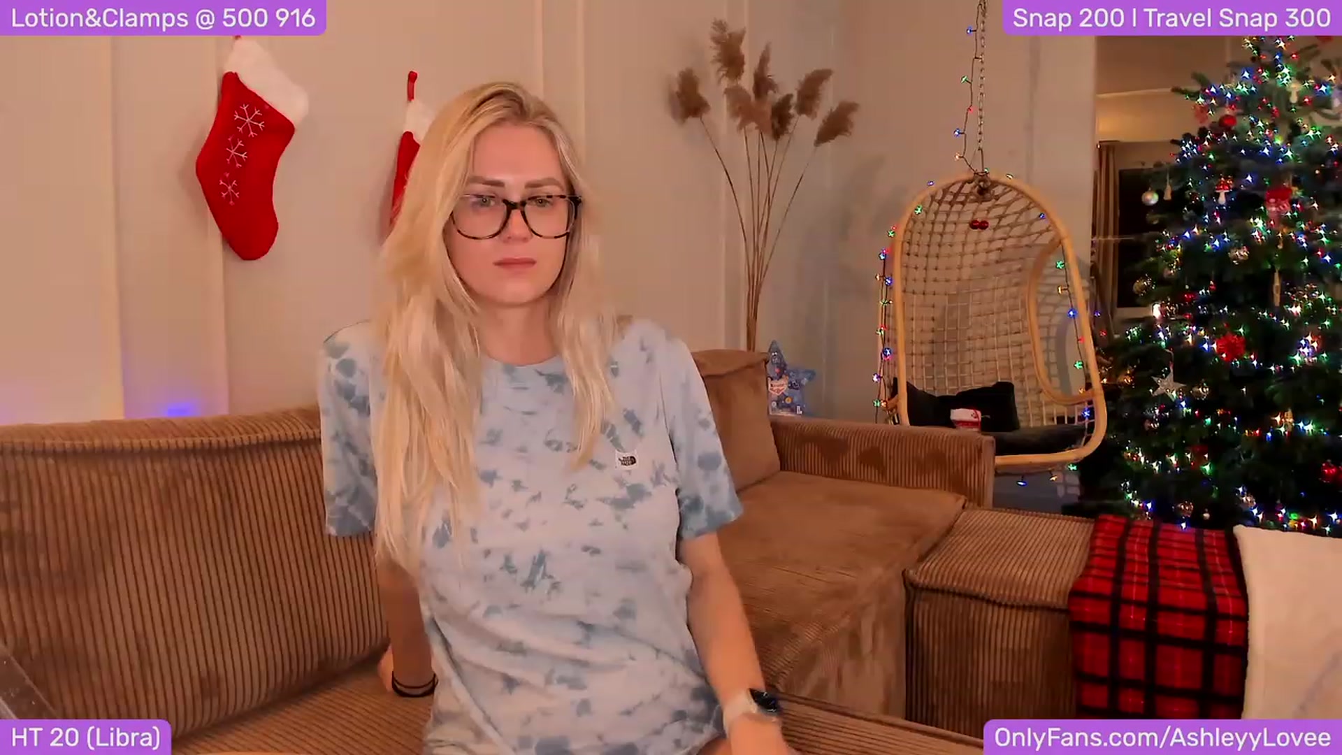 Gallery image thumbnail from AshleyLove's myfreecams stream on, 12/07/2023, 22:04 image 7 of 20