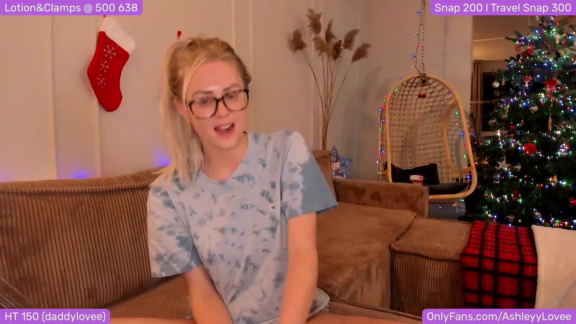 Gallery image thumbnail from AshleyLove's myfreecams stream on, 12/07/2023, 22:04 image 16 of 20