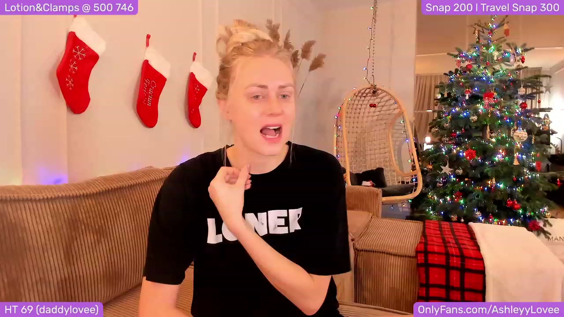 Gallery image thumbnail from AshleyLove's myfreecams stream on, 12/08/2023, 22:05 image 3 of 20