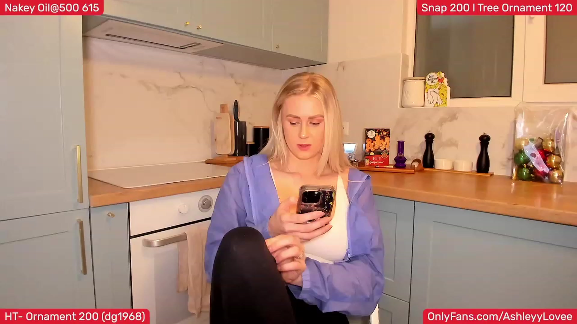 Gallery image thumbnail from AshleyLove's myfreecams stream on, 12/17/2023, 21:13 image 14 of 20