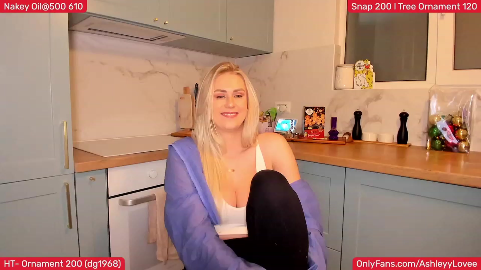Gallery image thumbnail from AshleyLove's myfreecams stream on, 12/17/2023, 21:13 image 19 of 20