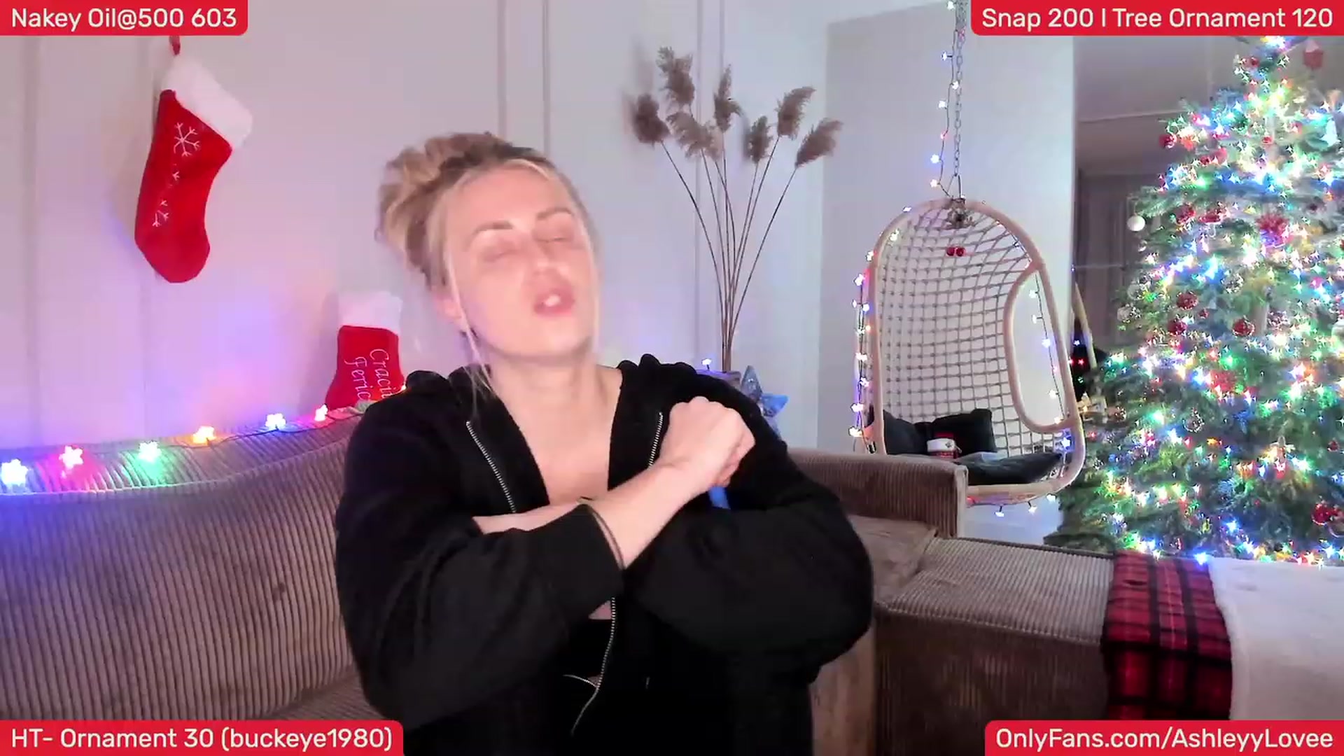 Gallery image thumbnail from AshleyLove's myfreecams stream on, 12/18/2023, 21:45 image 8 of 20