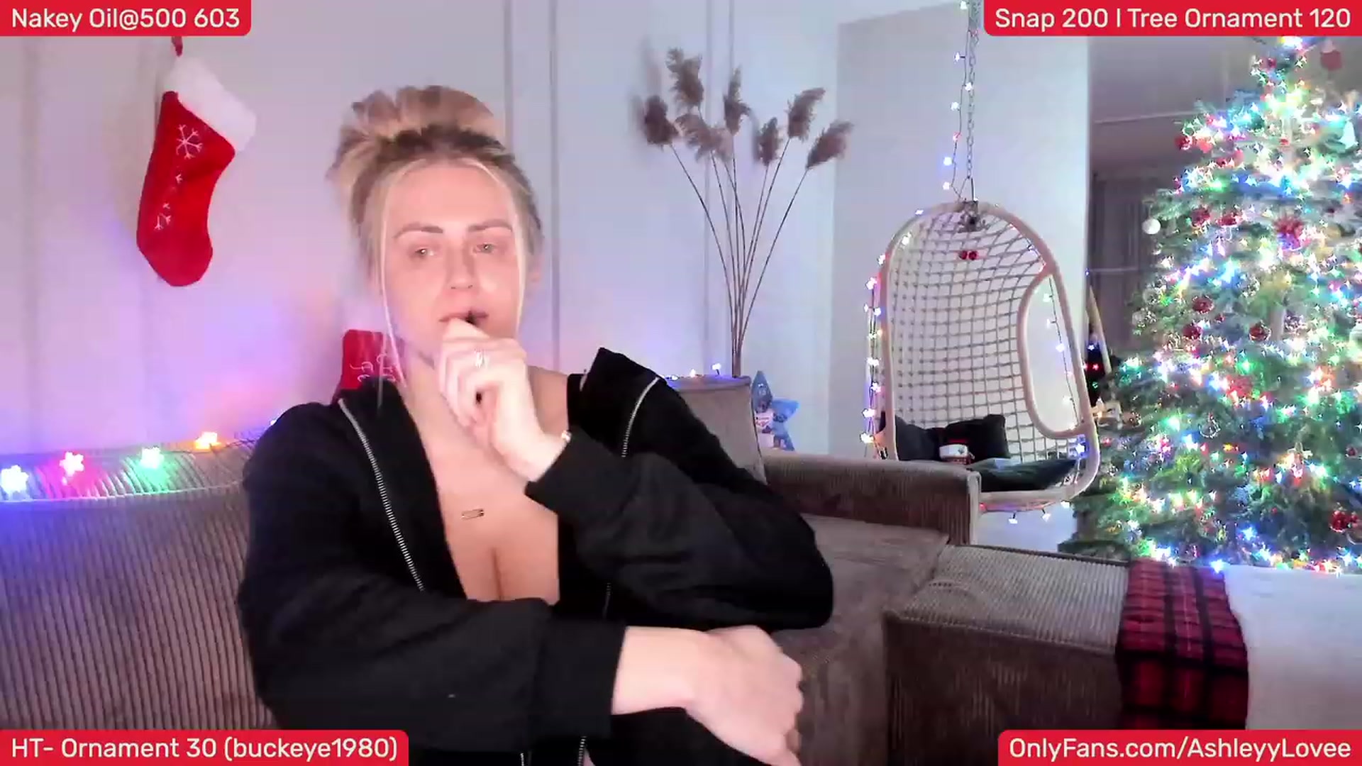 Gallery image thumbnail from AshleyLove's myfreecams stream on, 12/18/2023, 21:45 image 14 of 20