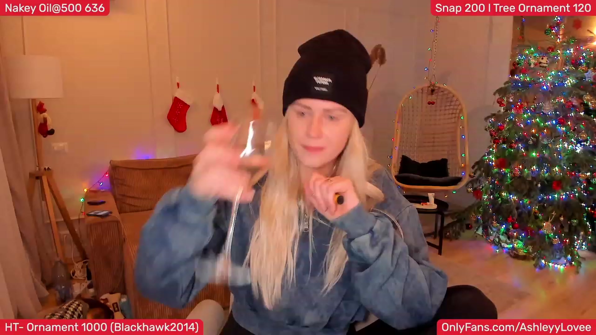 Gallery image thumbnail from AshleyLove's myfreecams stream on, 12/27/2023, 17:46 image 7 of 20