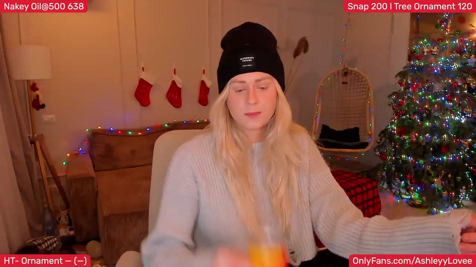 Gallery image thumbnail from AshleyLove's myfreecams stream on, 12/28/2023, 18:35 image 3 of 20