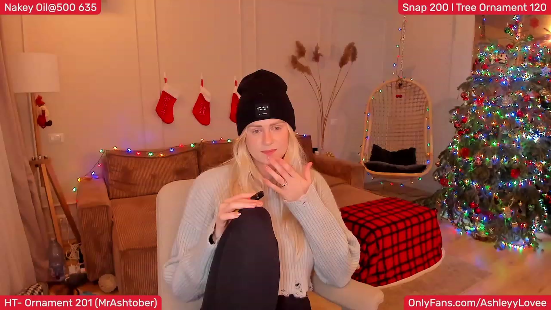Gallery image thumbnail from AshleyLove's myfreecams stream on, 12/28/2023, 20:11 image 2 of 20