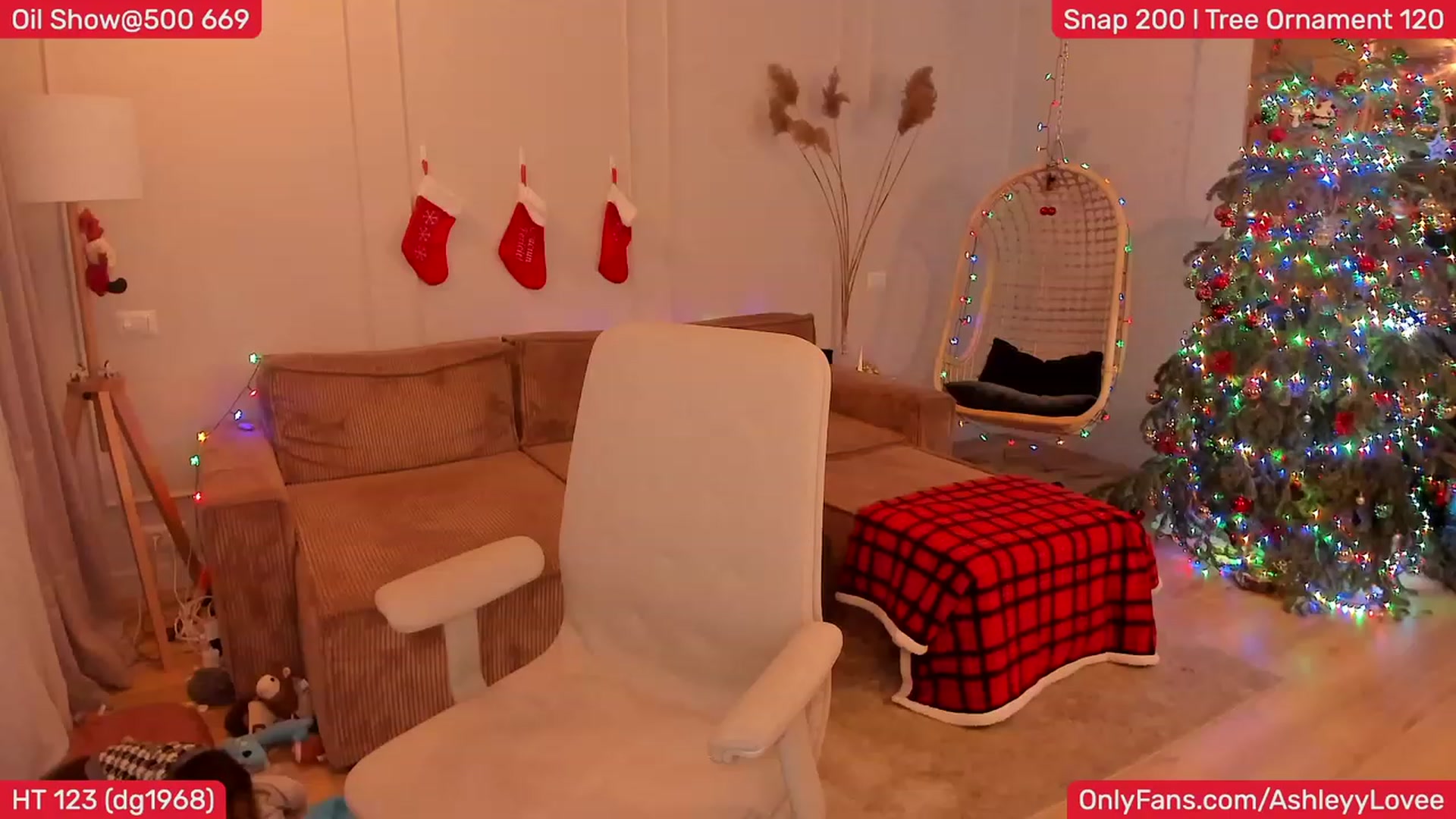 Gallery image thumbnail from AshleyLove's myfreecams stream on, 12/30/2023, 22:09 image 13 of 20
