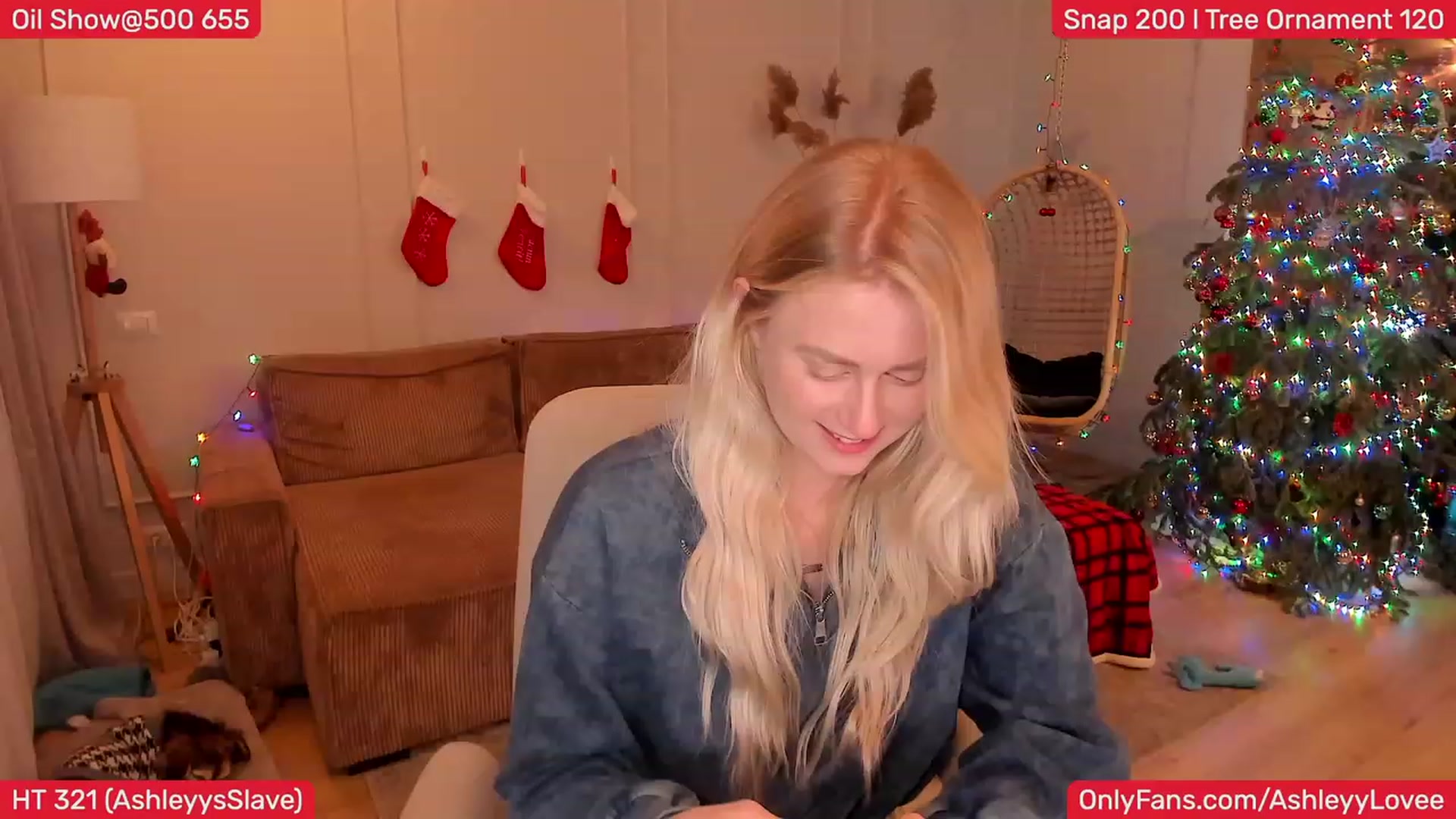 Gallery image thumbnail from AshleyLove's myfreecams stream on, 12/31/2023, 24:11 image 16 of 20