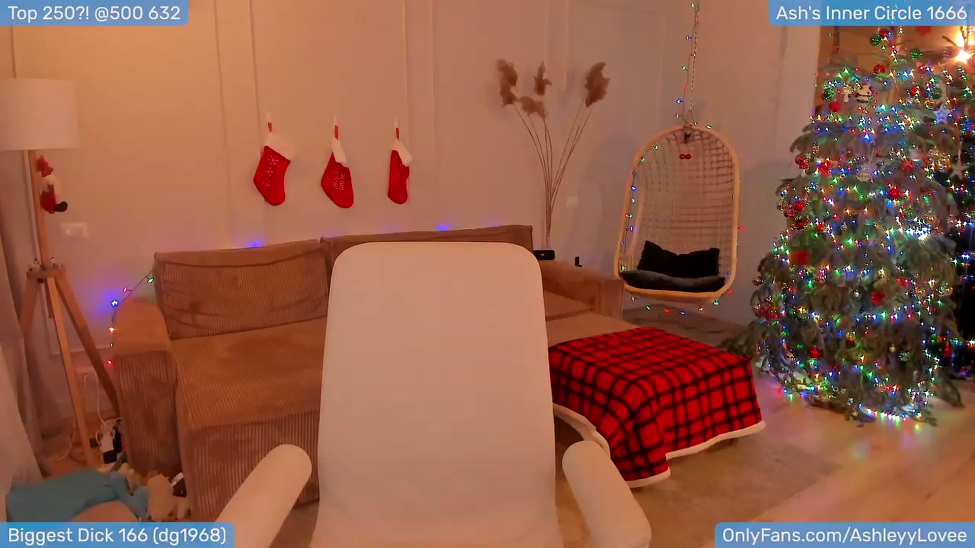 Gallery image thumbnail from AshleyLove's myfreecams stream on, 01/01/2024, 22:13 image 7 of 20