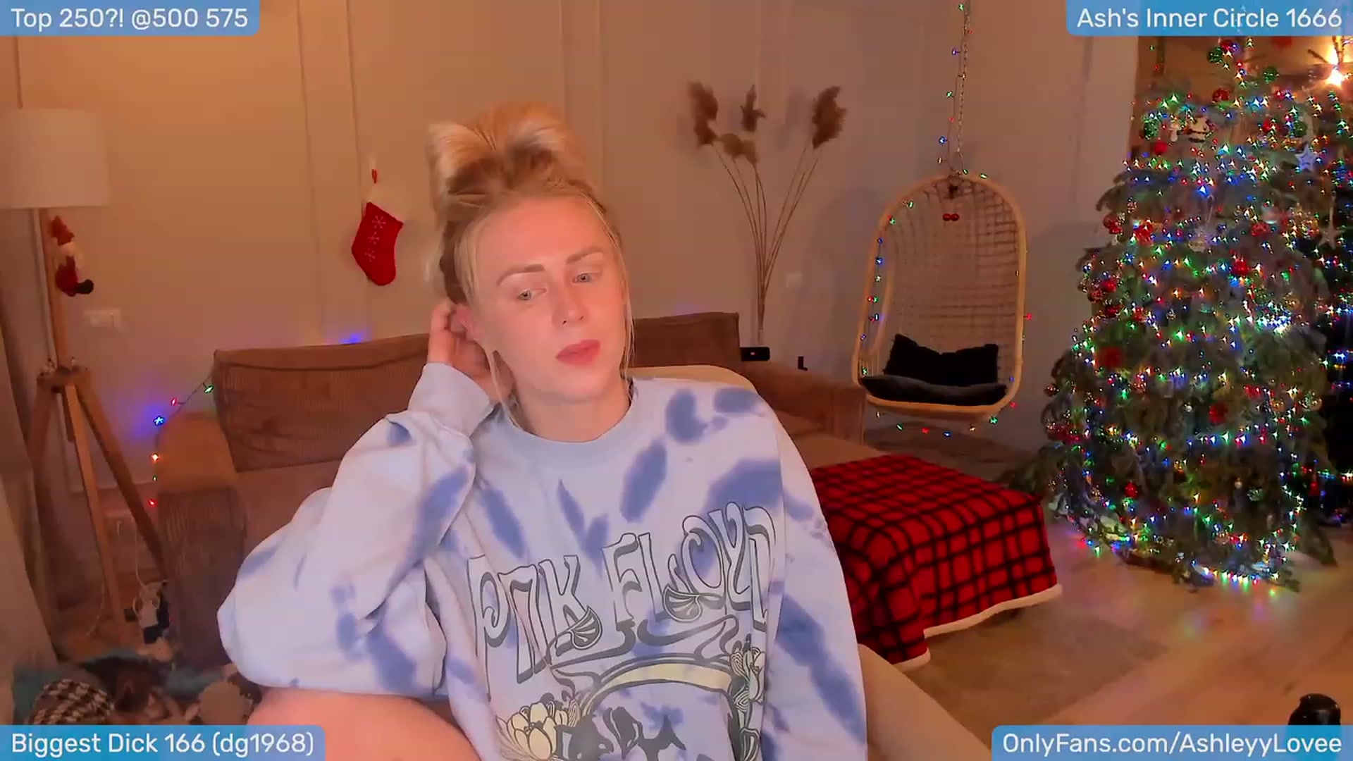 Gallery image thumbnail from AshleyLove's myfreecams stream on, 01/01/2024, 22:13 image 13 of 20