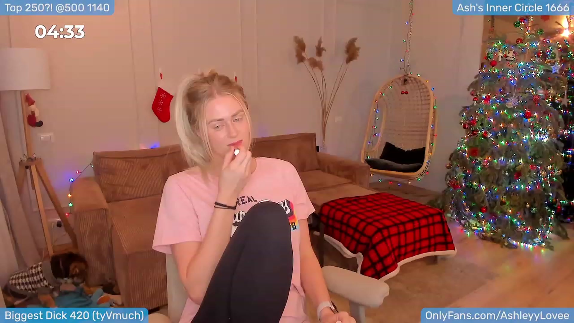 Gallery image thumbnail from AshleyLove's myfreecams stream on, 01/02/2024, 22:29 image 15 of 20