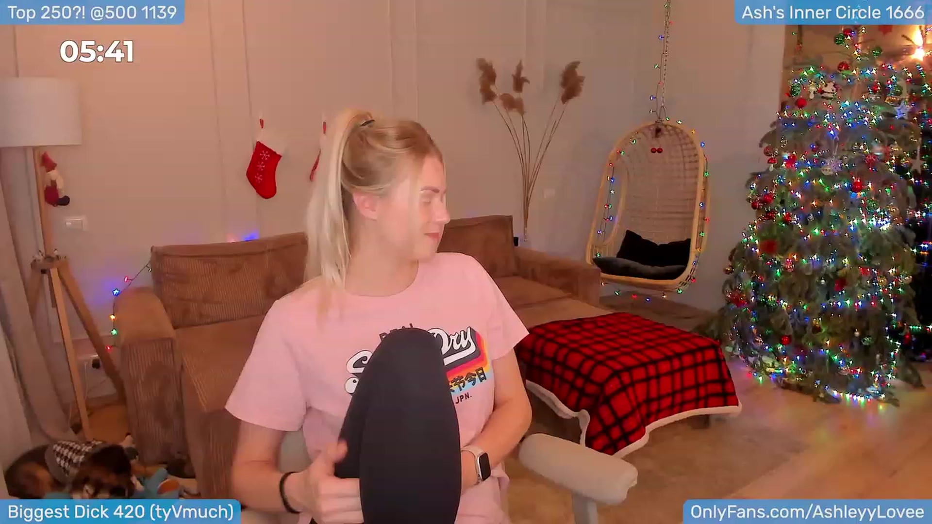 Gallery image thumbnail from AshleyLove's myfreecams stream on, 01/02/2024, 22:29 image 14 of 20