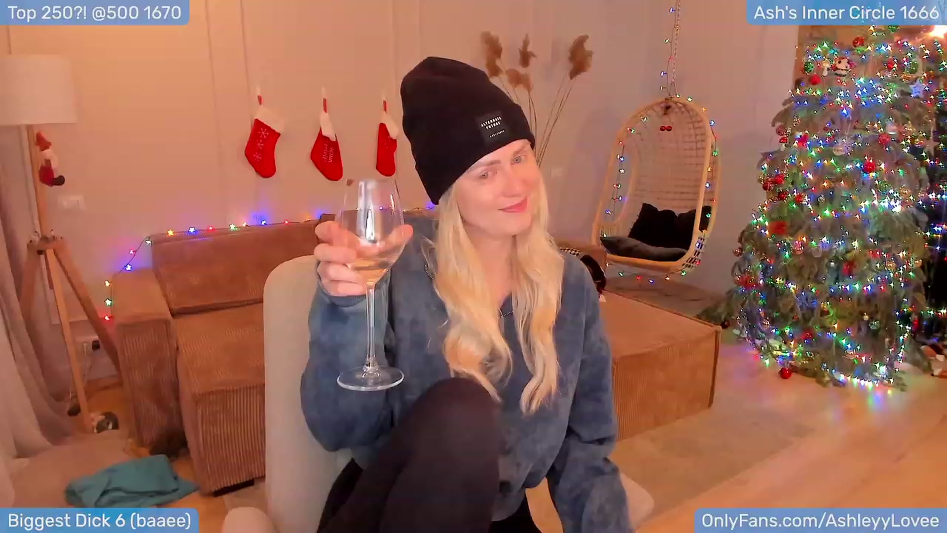 Gallery image thumbnail from AshleyLove's myfreecams stream on, 01/03/2024, 22:03 image 1 of 20