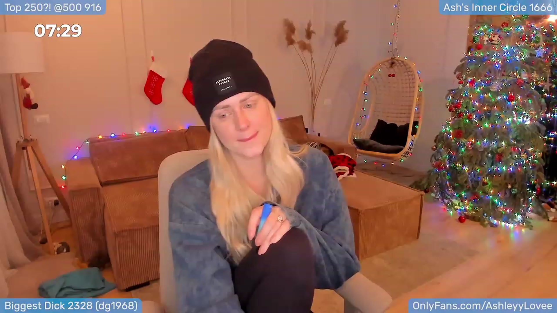 Gallery image thumbnail from AshleyLove's myfreecams stream on, 01/03/2024, 22:03 image 19 of 20
