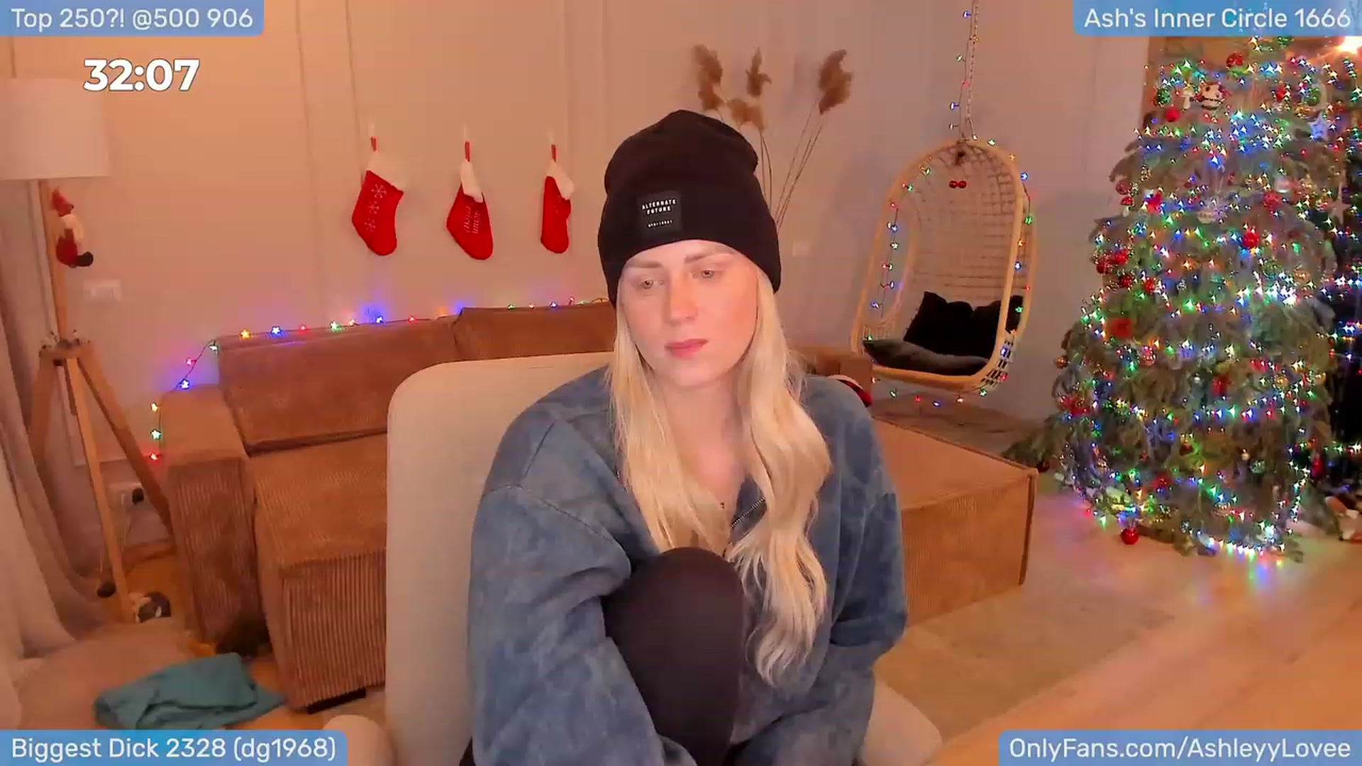 Gallery image thumbnail from AshleyLove's myfreecams stream on, 01/03/2024, 22:03 image 13 of 20
