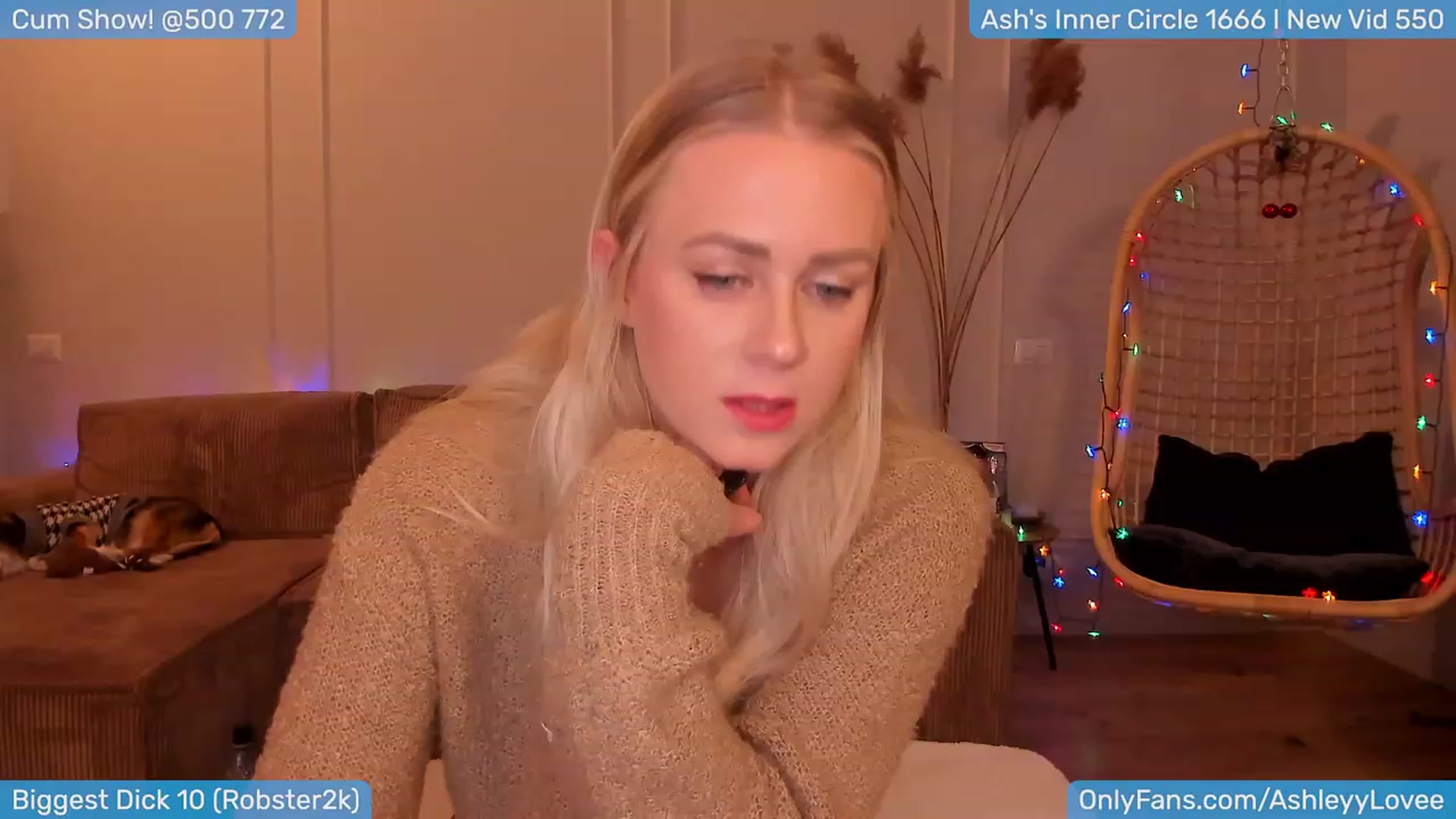 Gallery image thumbnail from AshleyLove's myfreecams stream on, 01/06/2024, 19:54 image 3 of 20