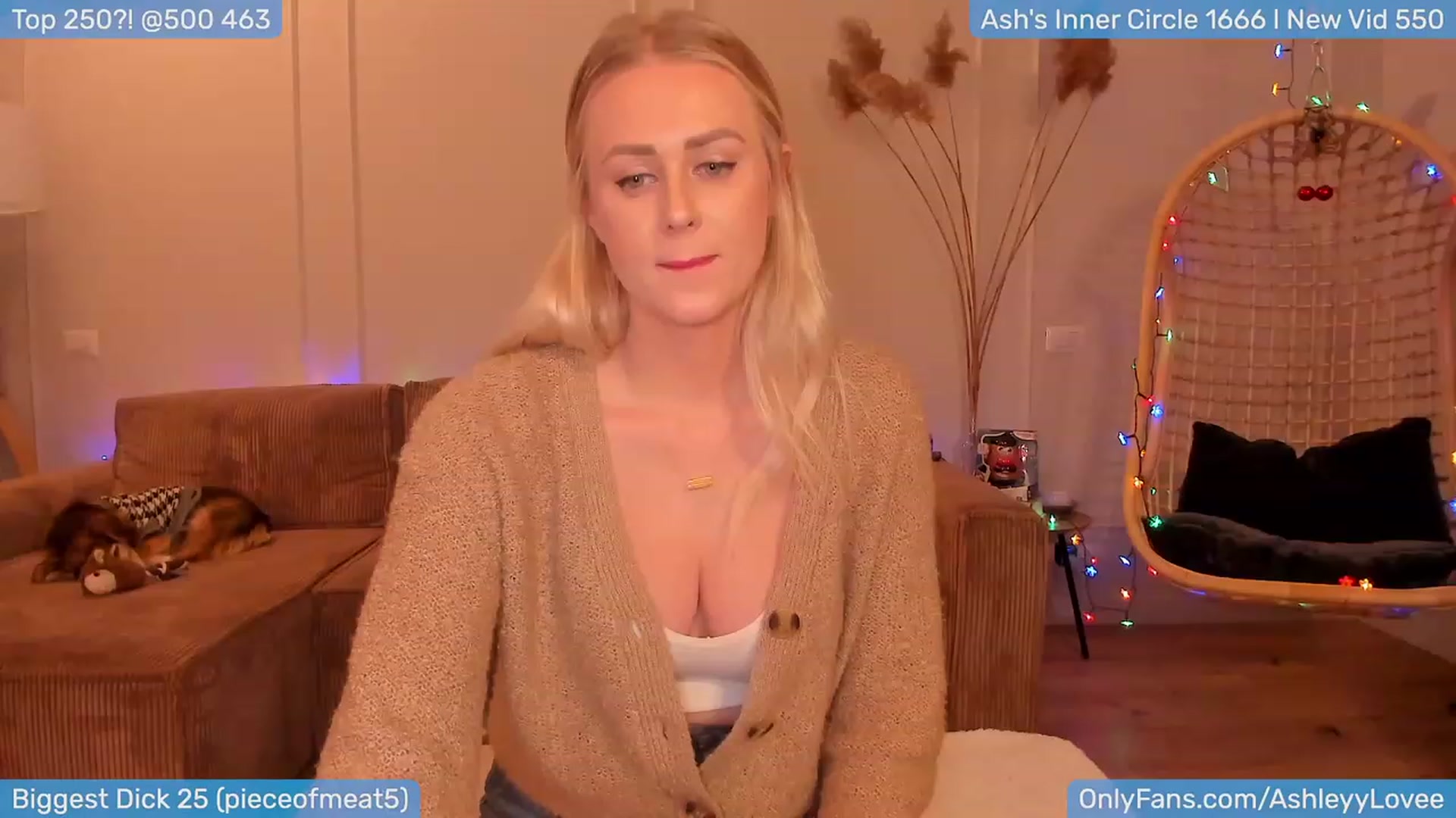 Gallery image thumbnail from AshleyLove's myfreecams stream on, 01/06/2024, 19:54 image 12 of 20