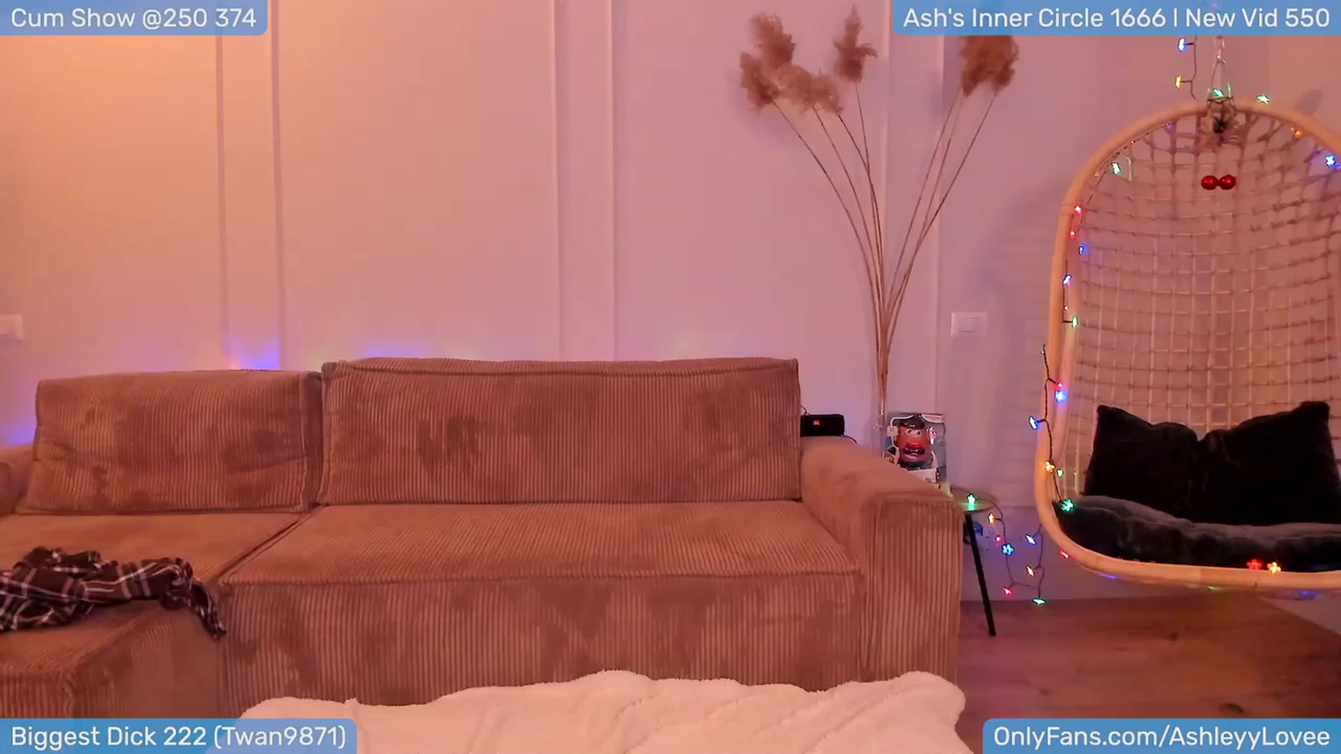 Gallery image thumbnail from AshleyLove's myfreecams stream on, 01/07/2024, 22:23 image 15 of 20