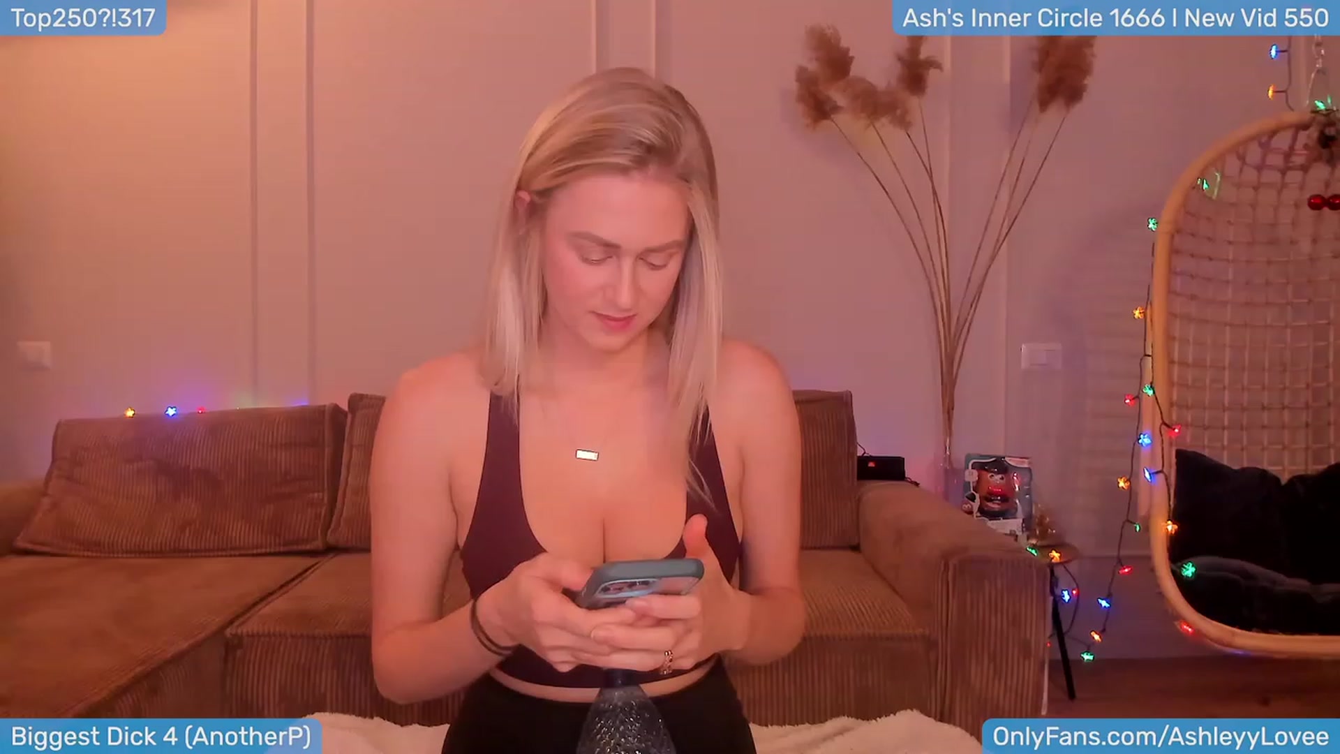 Gallery image thumbnail from AshleyLove's myfreecams stream on, 01/08/2024, 19:26 image 19 of 20