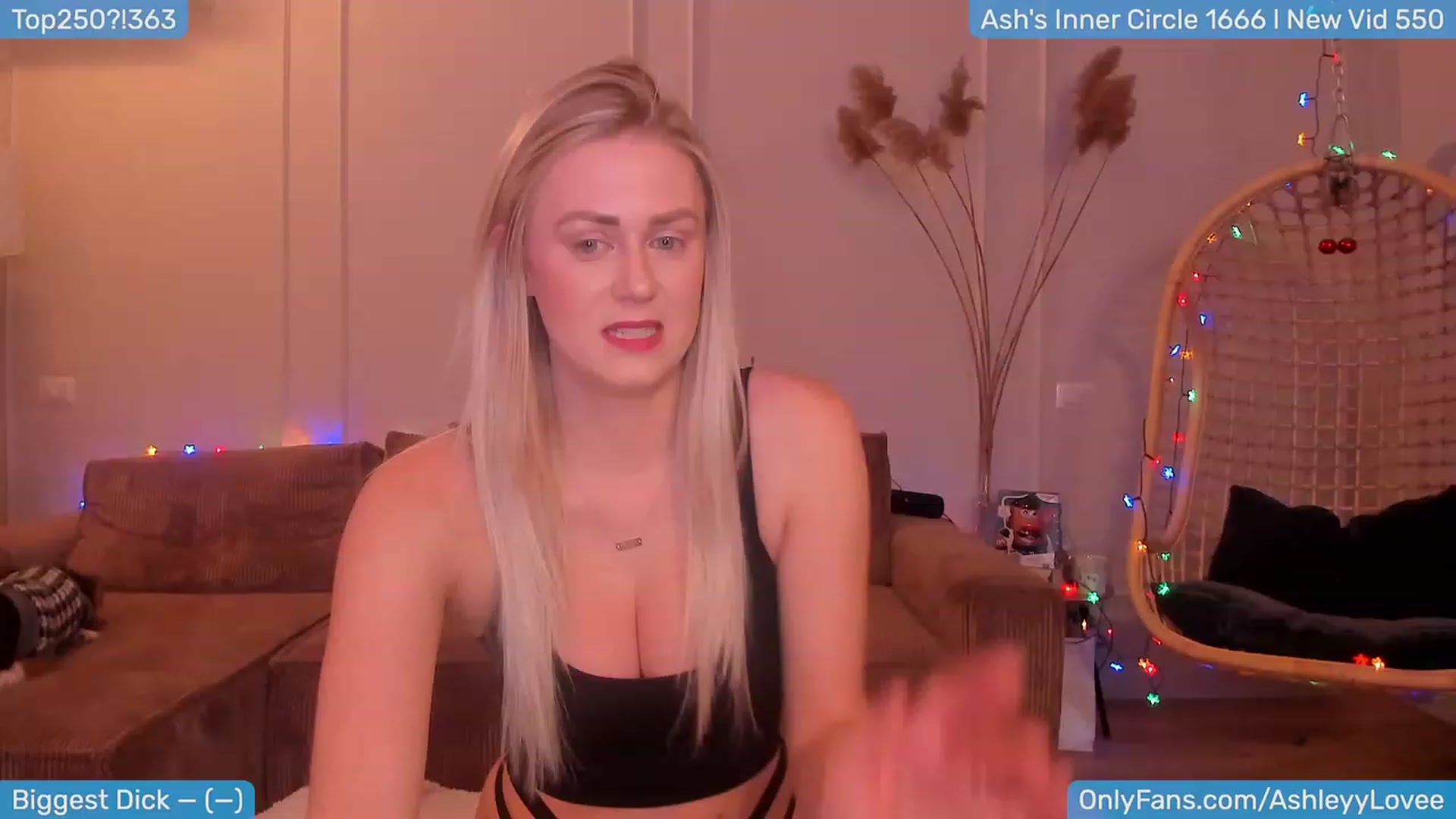 Gallery image thumbnail from AshleyLove's myfreecams stream on, 01/09/2024, 19:22 image 1 of 20