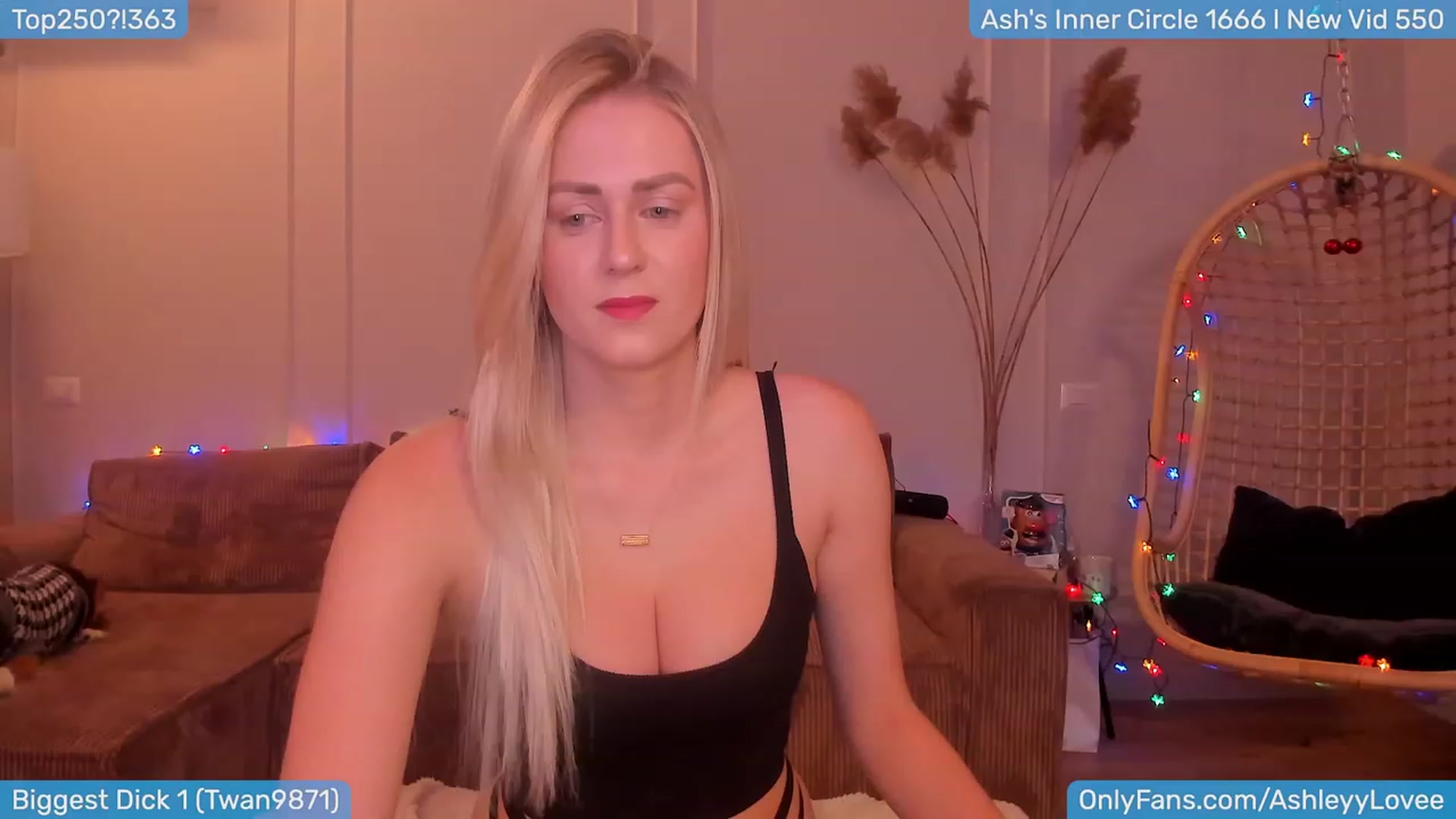 Gallery image thumbnail from AshleyLove's myfreecams stream on, 01/09/2024, 19:22 image 3 of 20