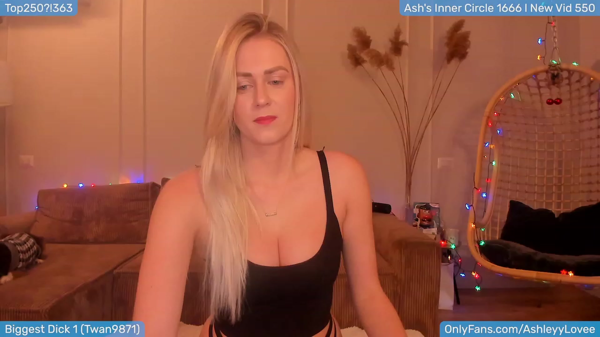 Gallery image thumbnail from AshleyLove's myfreecams stream on, 01/09/2024, 19:22 image 2 of 20