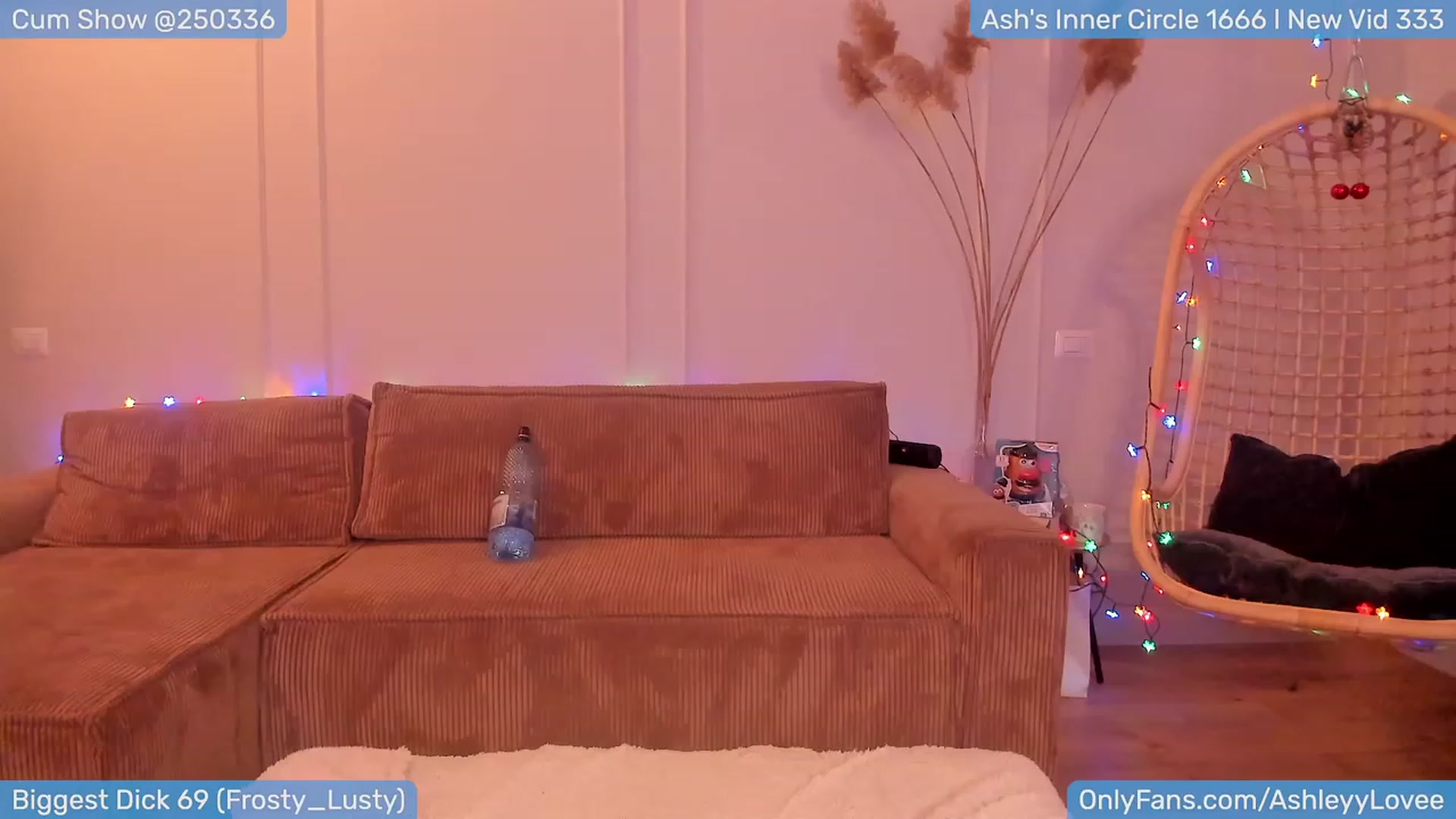 Gallery image thumbnail from AshleyLove's myfreecams stream on, 01/09/2024, 22:11 image 16 of 20