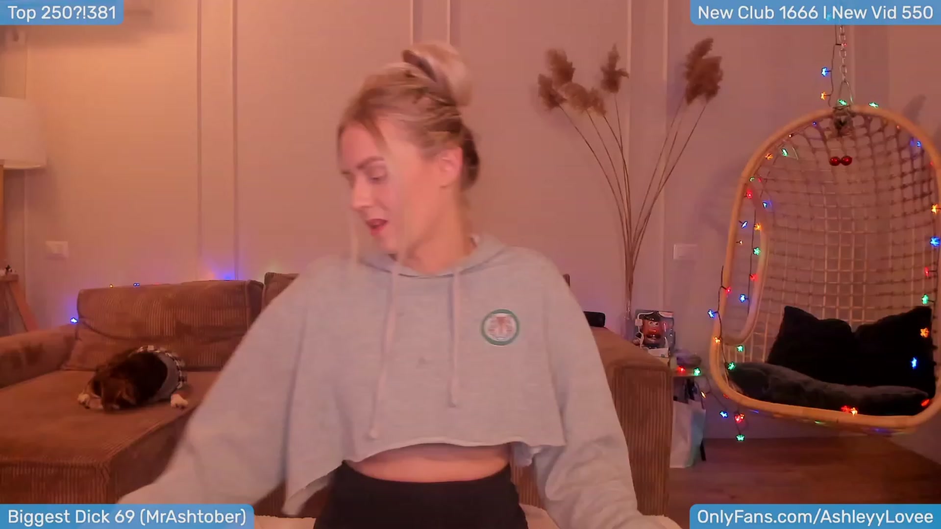 Gallery image thumbnail from AshleyLove's myfreecams stream on, 01/10/2024, 20:17 image 10 of 20