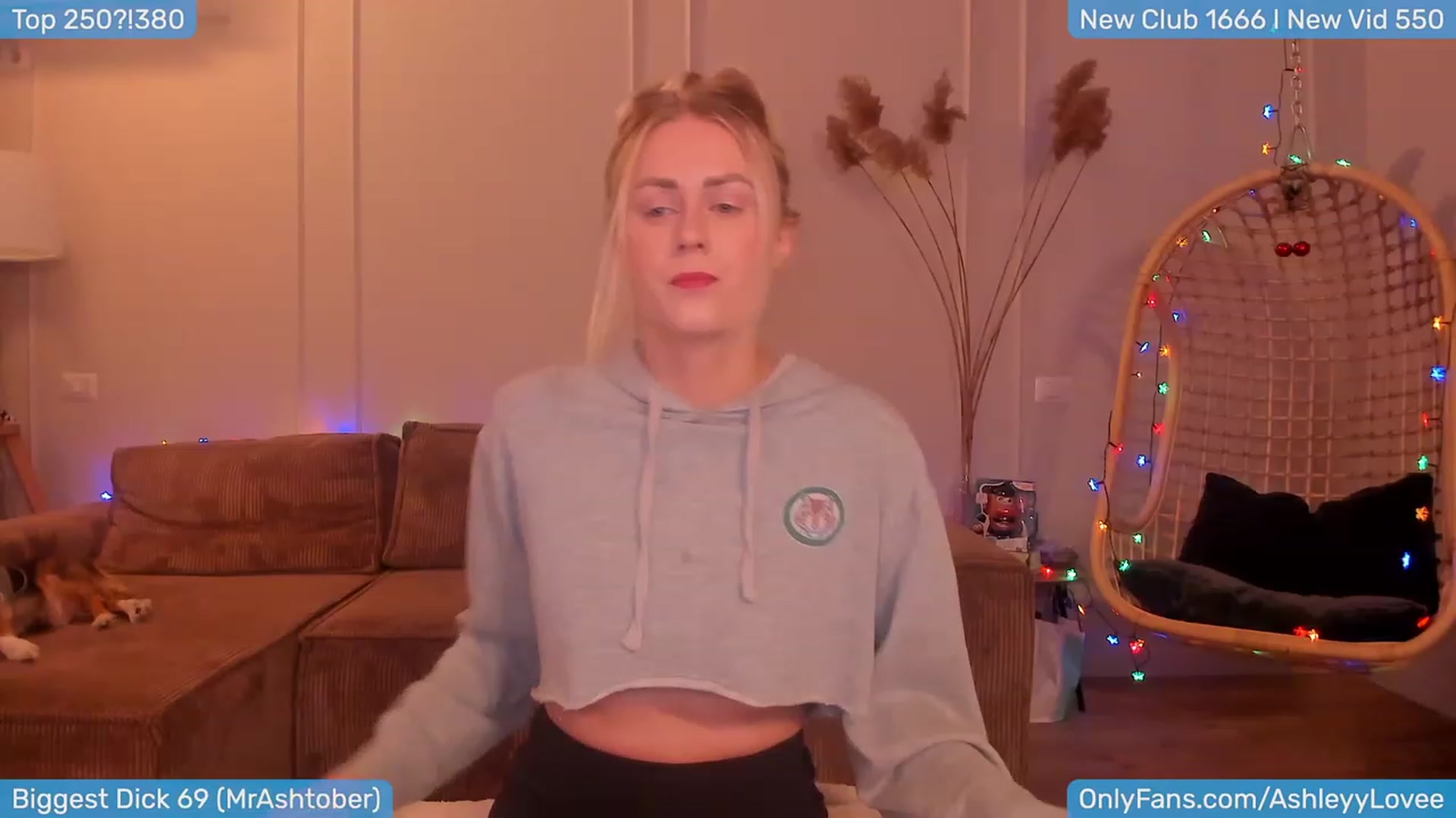 Gallery image thumbnail from AshleyLove's myfreecams stream on, 01/10/2024, 20:17 image 3 of 20