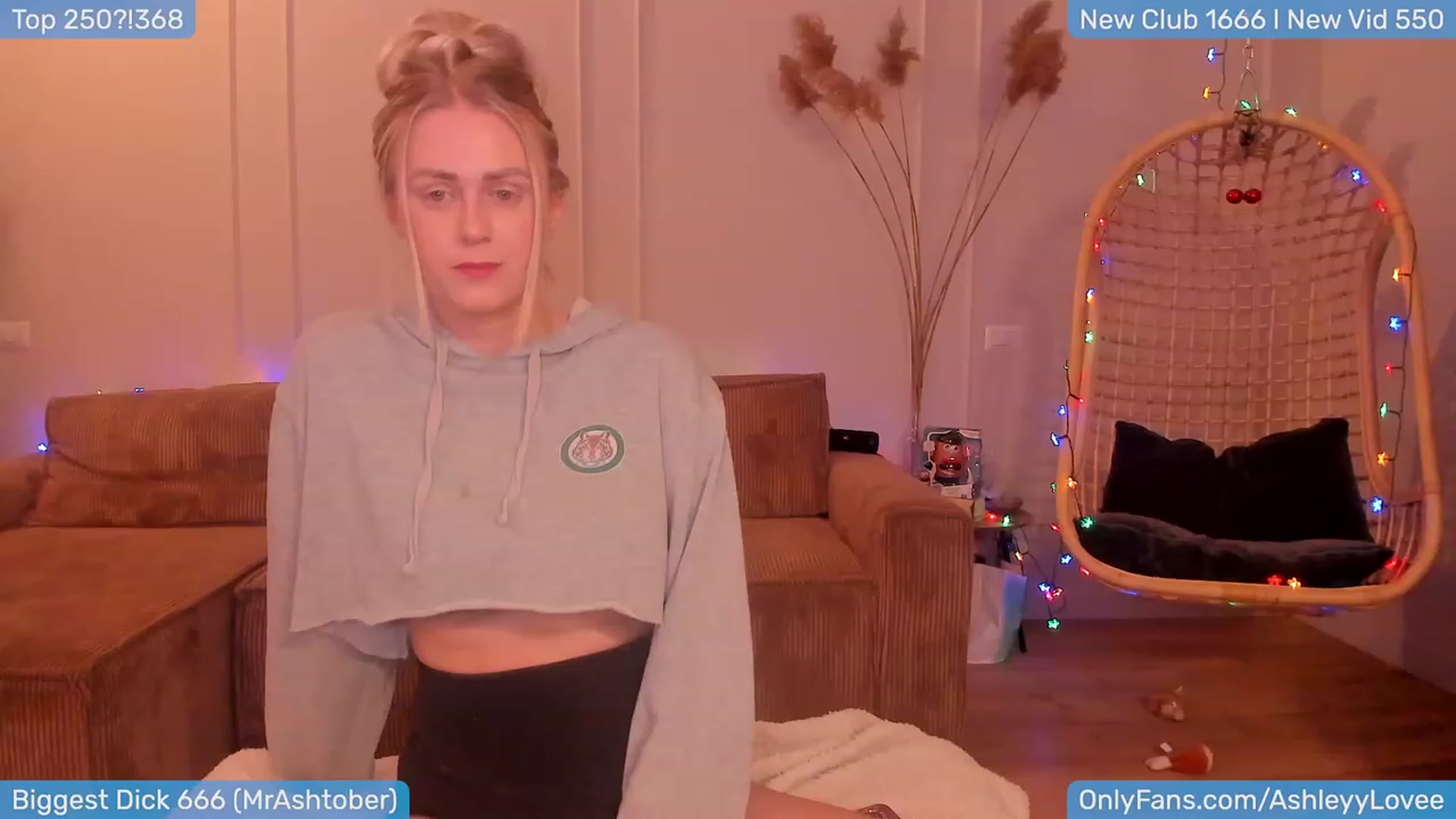 Gallery image thumbnail from AshleyLove's myfreecams stream on, 01/10/2024, 21:06 image 8 of 20