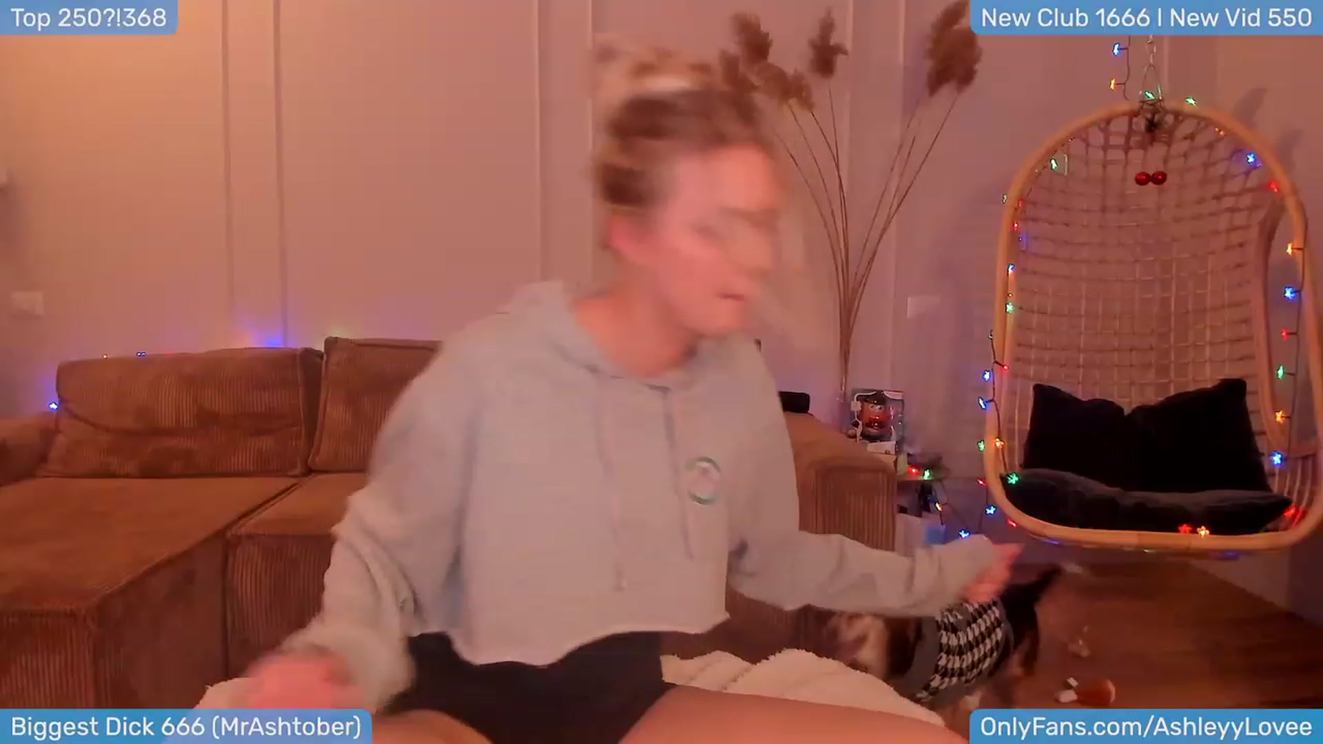 Gallery image thumbnail from AshleyLove's myfreecams stream on, 01/10/2024, 21:06 image 7 of 20