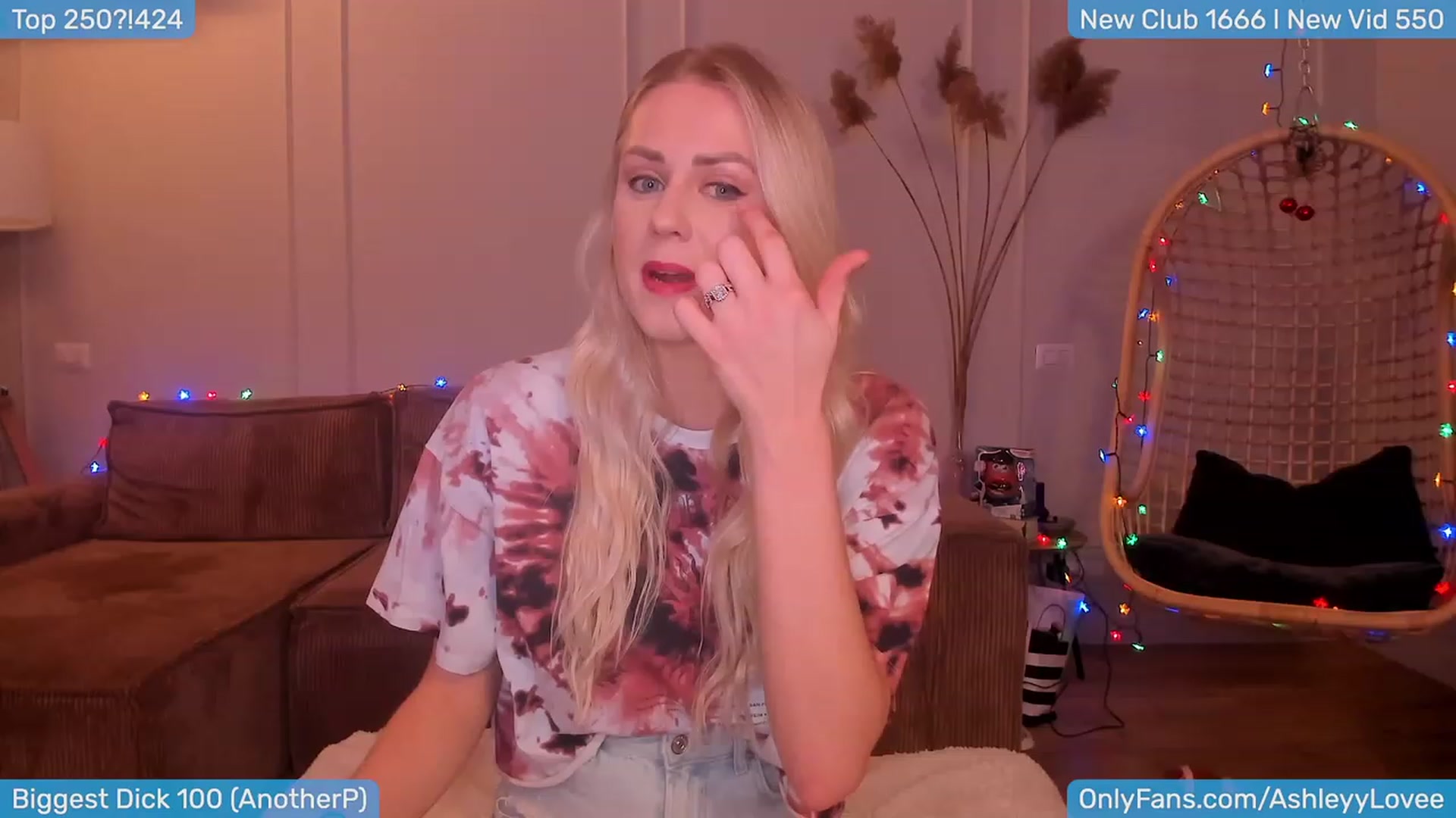 Gallery image thumbnail from AshleyLove's myfreecams stream on, 01/11/2024, 21:50 image 1 of 20