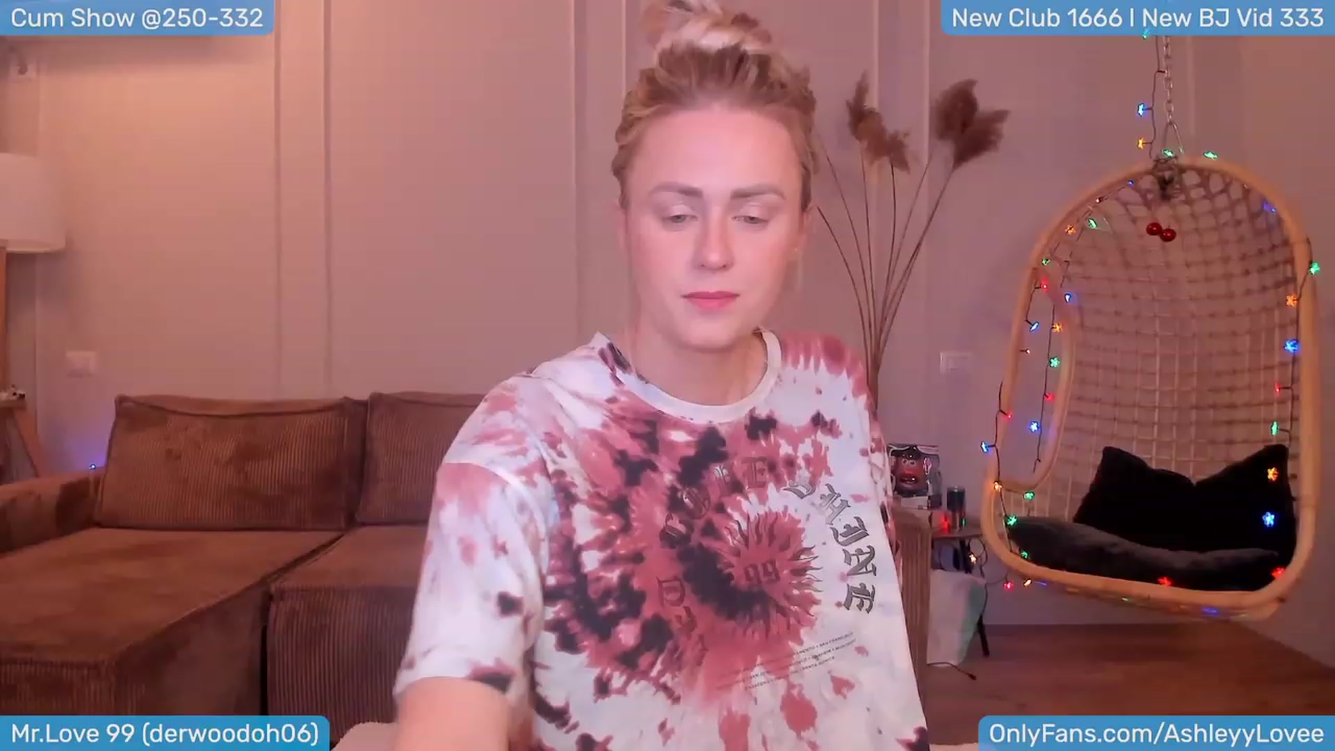 Gallery image thumbnail from AshleyLove's myfreecams stream on, 01/13/2024, 19:41 image 18 of 20