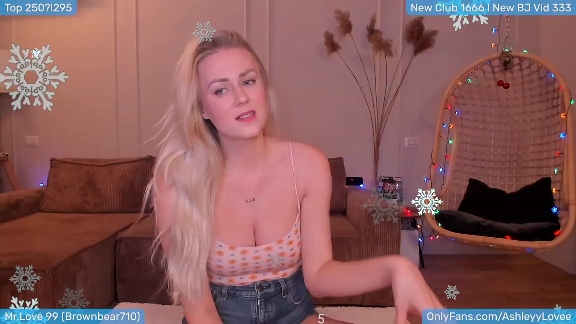 Gallery image thumbnail from AshleyLove's myfreecams stream on, 01/14/2024, 19:43 image 8 of 20