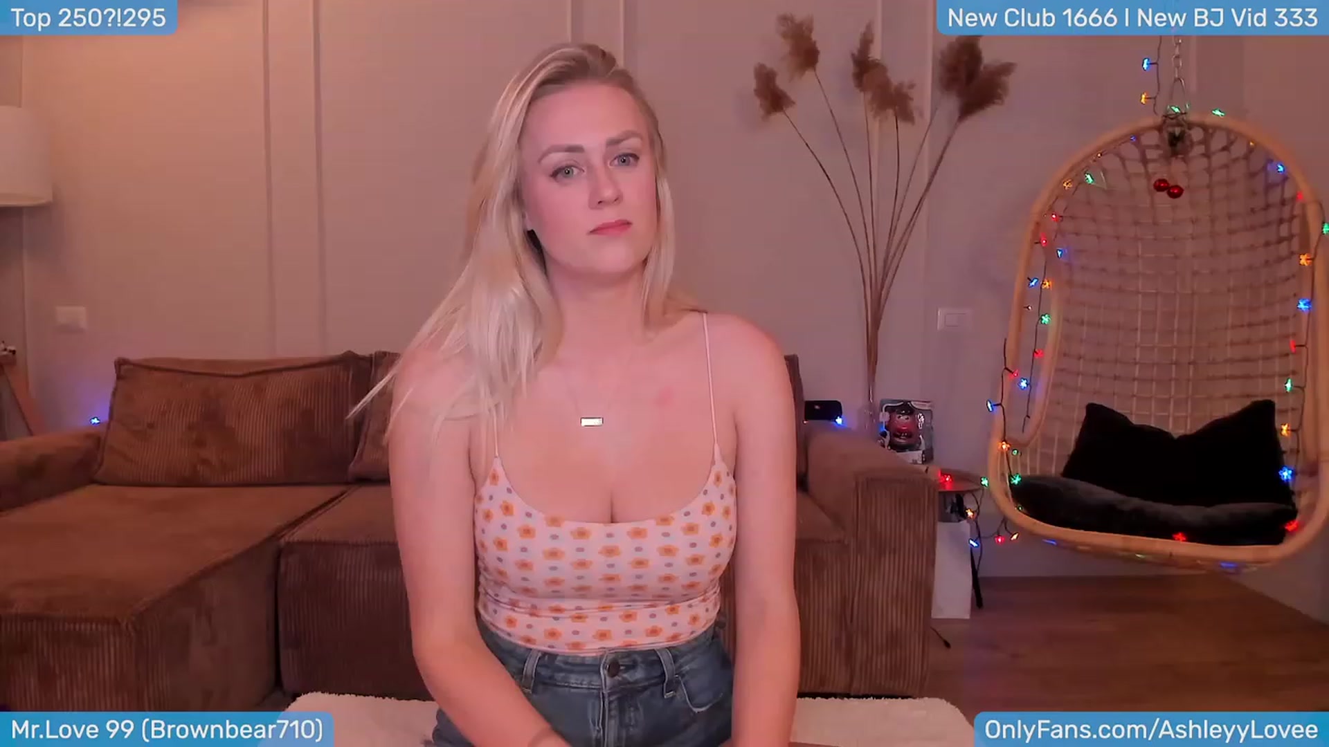 Gallery image thumbnail from AshleyLove's myfreecams stream on, 01/14/2024, 20:45 image 17 of 20